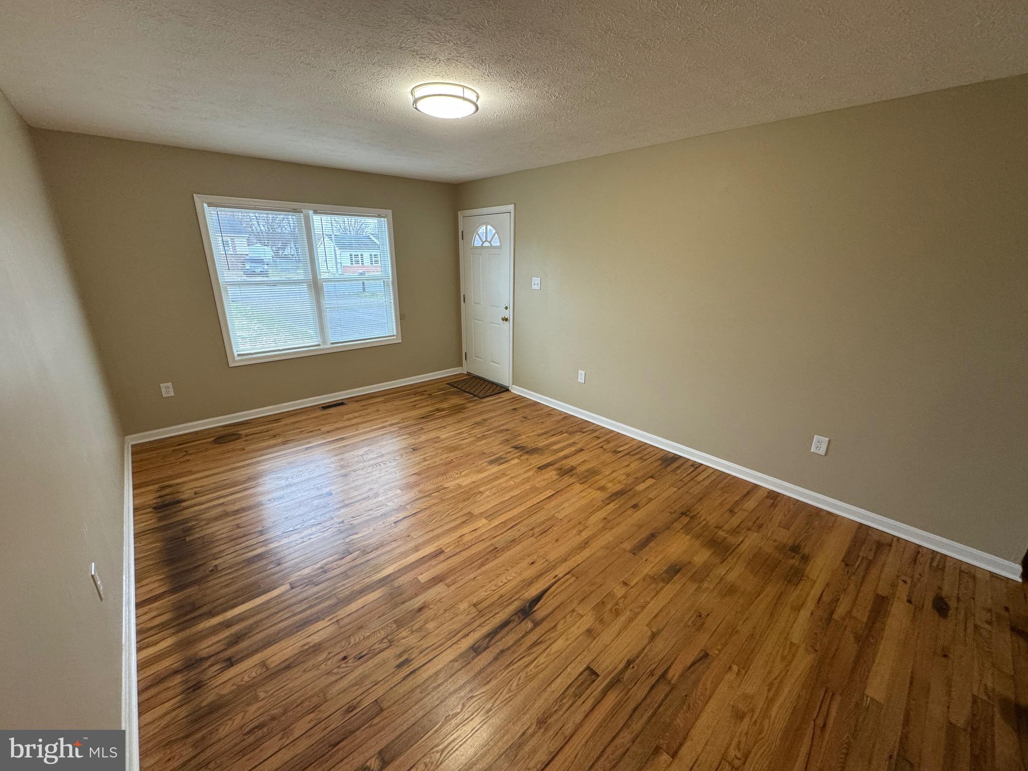 125 LONGSTREET AVENUE