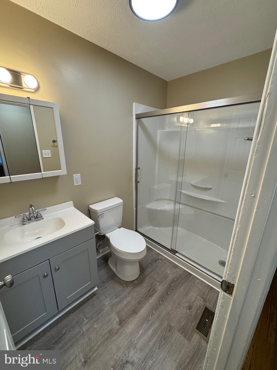 THIRD BATTLE - Residential Lease