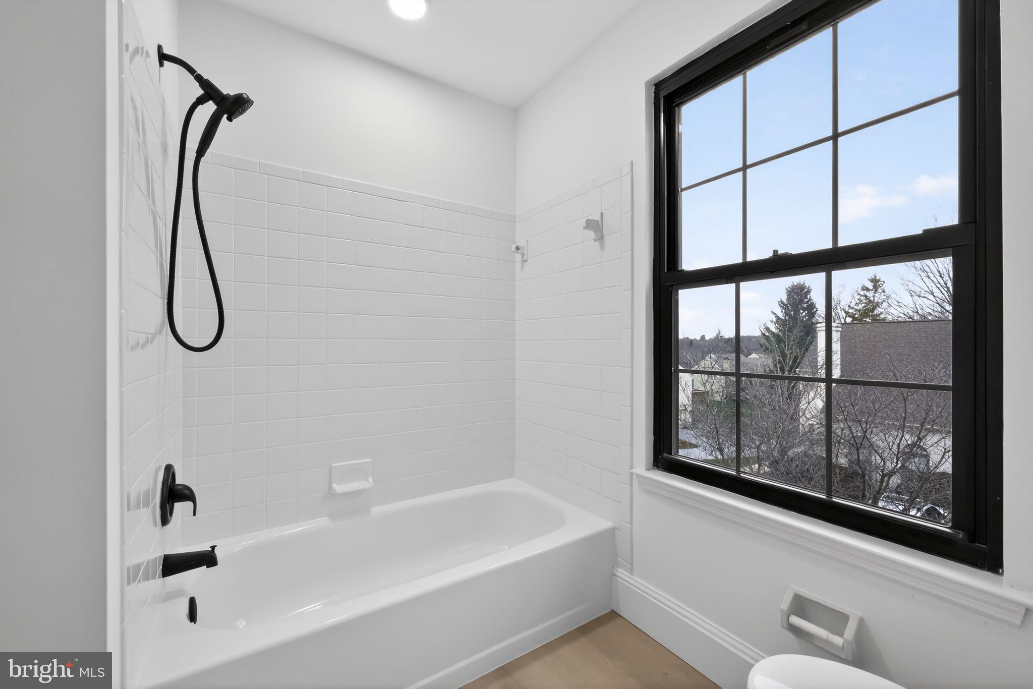 WILLISTOWN WOODS - Residential Lease