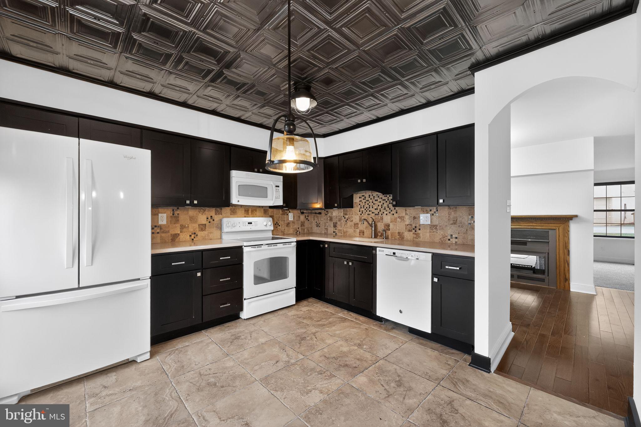 WILLISTOWN WOODS - Residential Lease