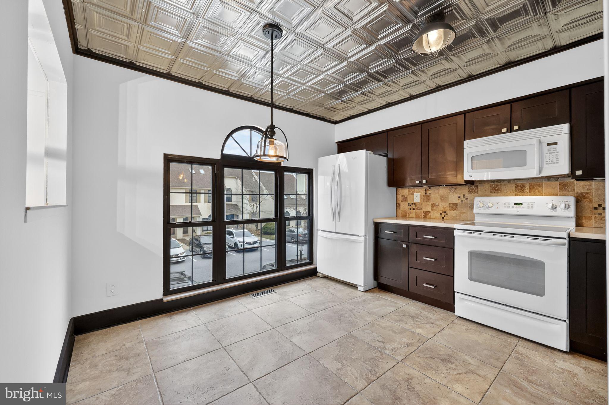 WILLISTOWN WOODS - Residential Lease