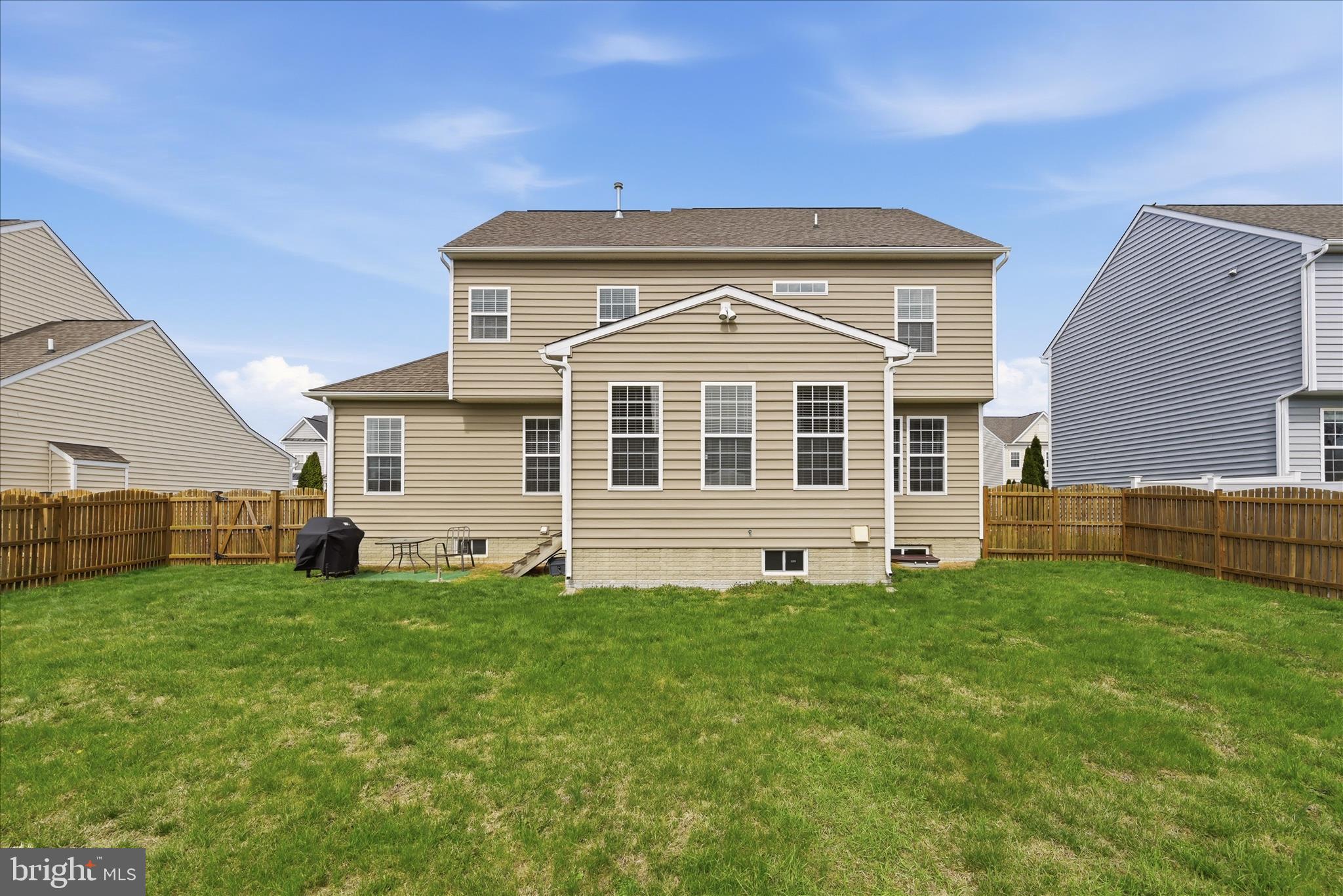 THE VILLAGE OF WASHINGTON TRAIL EAST - Residential