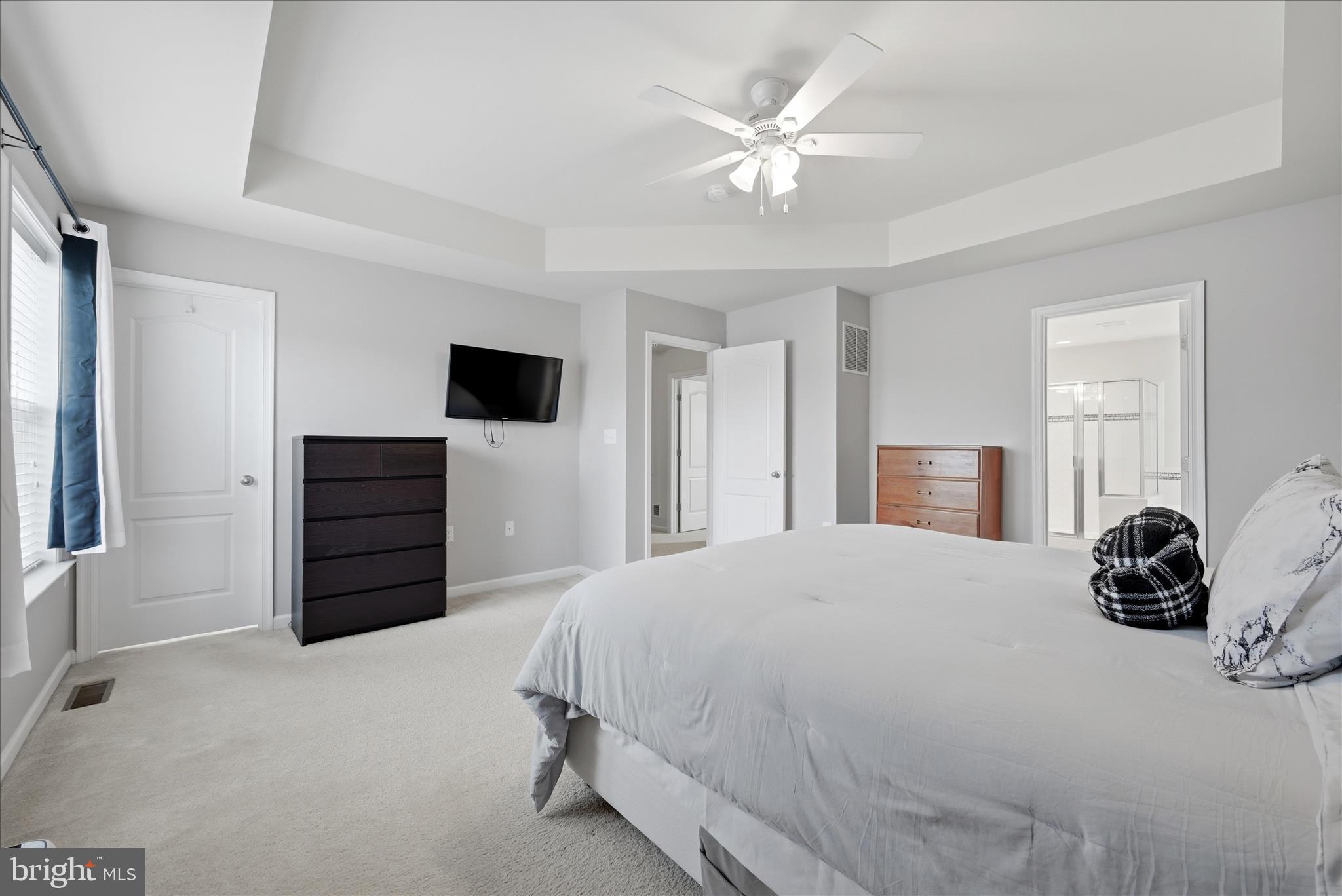 THE VILLAGE OF WASHINGTON TRAIL EAST - Residential