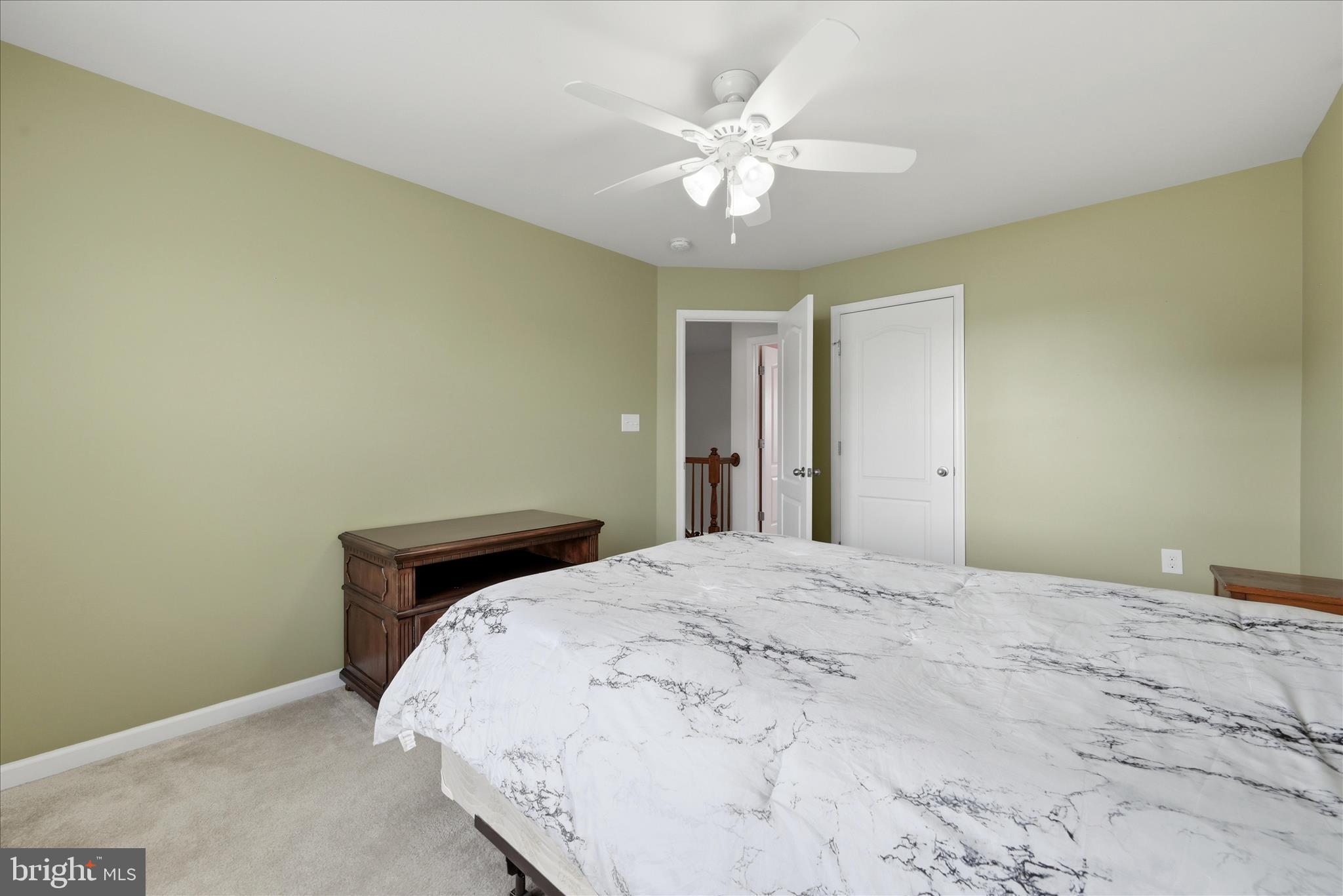 THE VILLAGE OF WASHINGTON TRAIL EAST - Residential