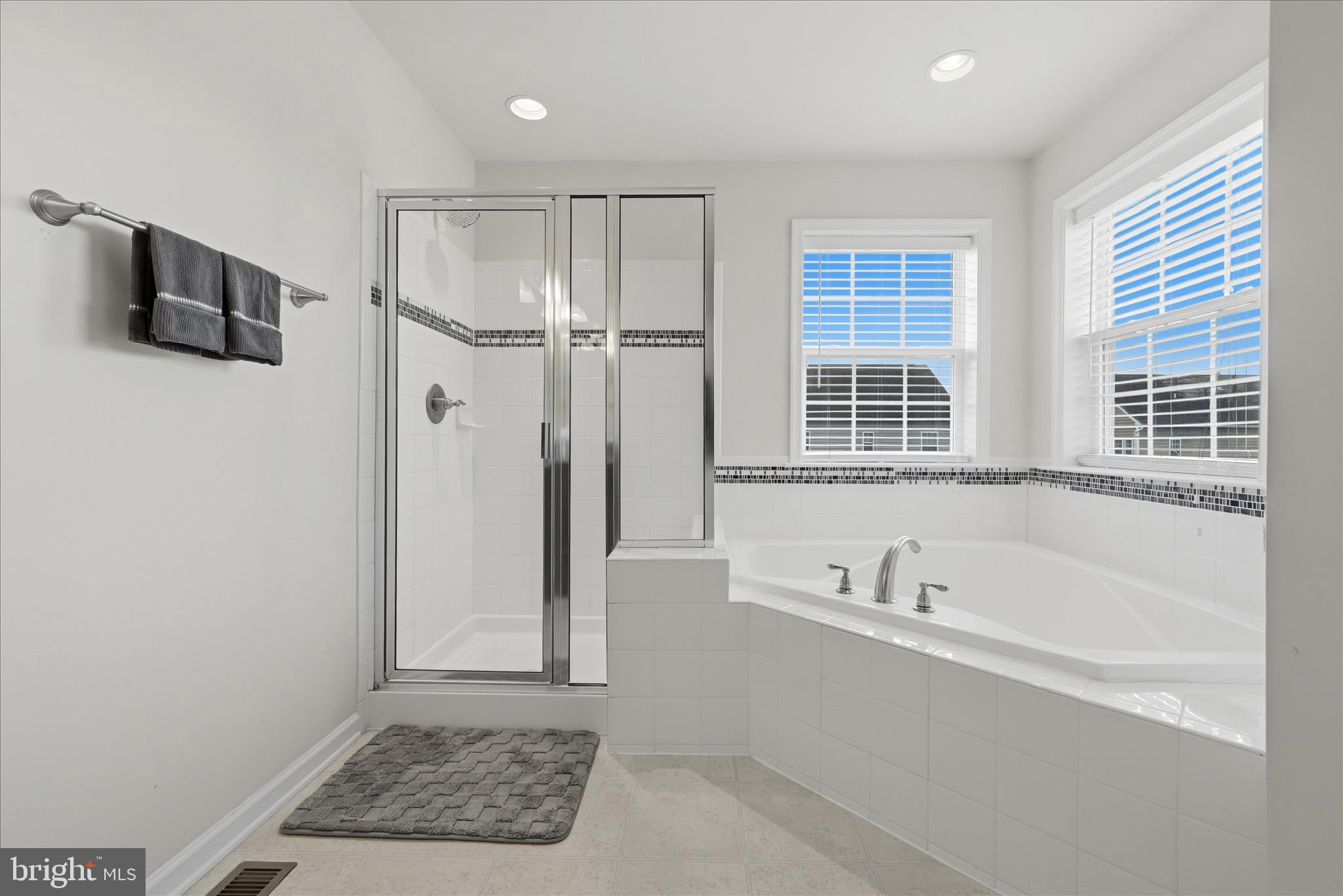 THE VILLAGE OF WASHINGTON TRAIL EAST - Residential