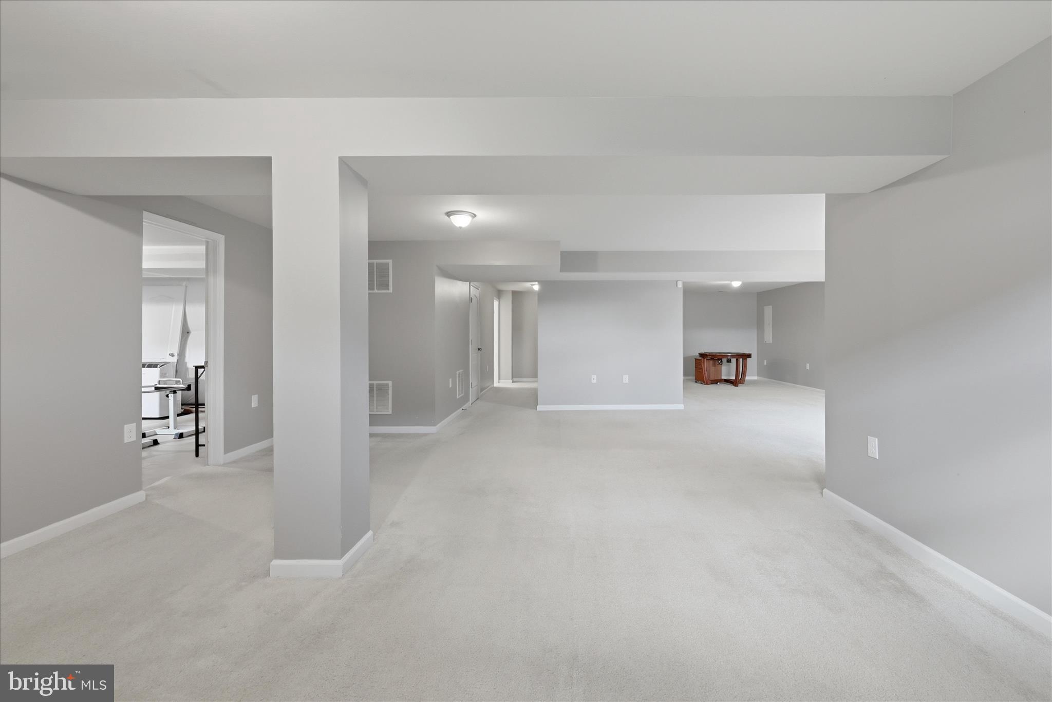 THE VILLAGE OF WASHINGTON TRAIL EAST - Residential