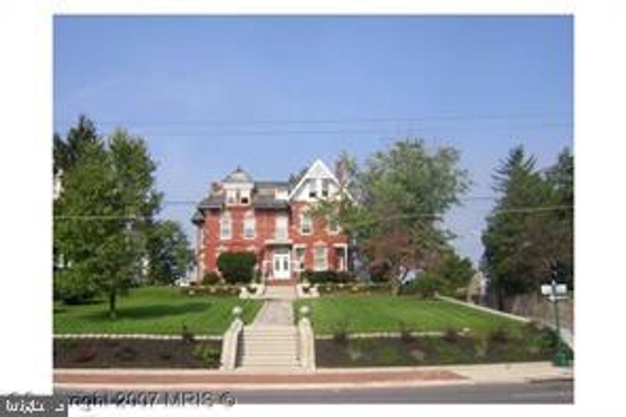 Presenting an exceptional investment opportunity with this charming commercial property, built with both a strong style identity and crafted from durable brick. Nestled in a prime location, this property boasts excellent road frontage and a beautifully laid out front yard, enhancing its curb appeal and visibility. The city views provide a vibrant backdrop, making it an attractive spot for potential tenants or customers. With convenient access to transportation options-including an airport within 10 miles and a commuter rail station less than a mile away-this property is poised for high foot traffic and easy accessibility. Ample street parking, and garage units ensure hassle-free access for tenants and visitors. Investors will appreciate the potential for strong returns in this thriving area, where demand for commercial and residential space continues to grow. Whether you're looking to lease or develop, this property offers a solid foundation (or addition!) for your portfolio. Seize the opportunity to capitalize on this prime location and watch your investment flourish!