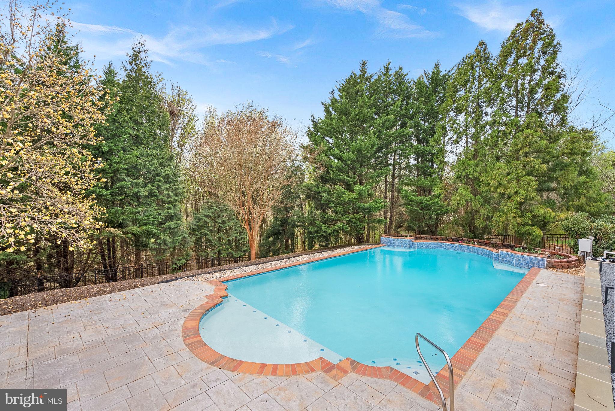 ASHBURN - Residential