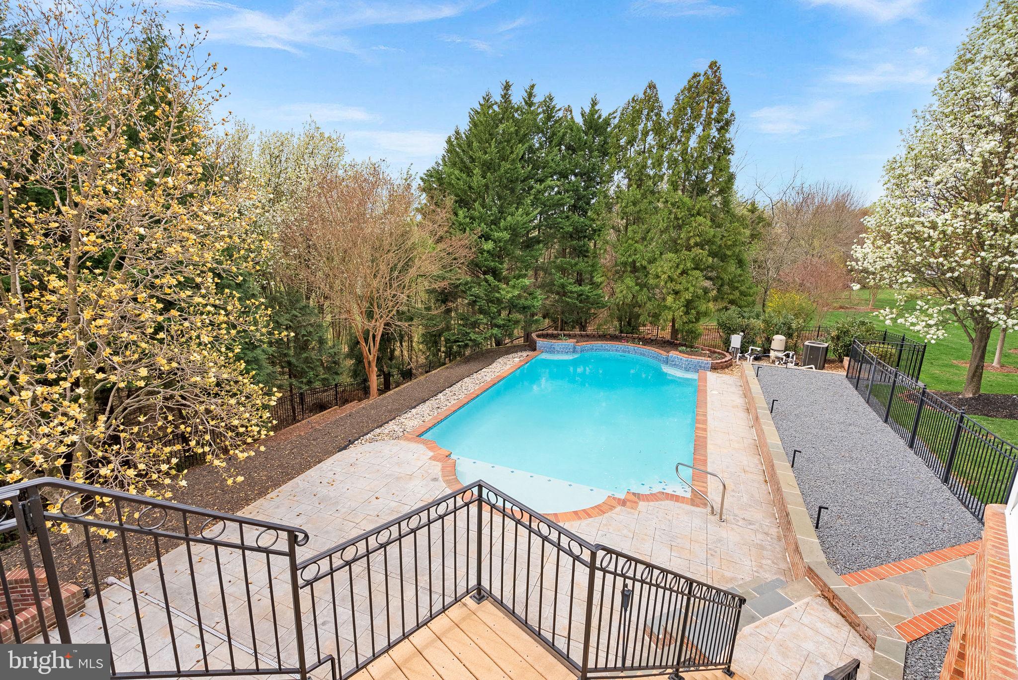 ASHBURN - Residential