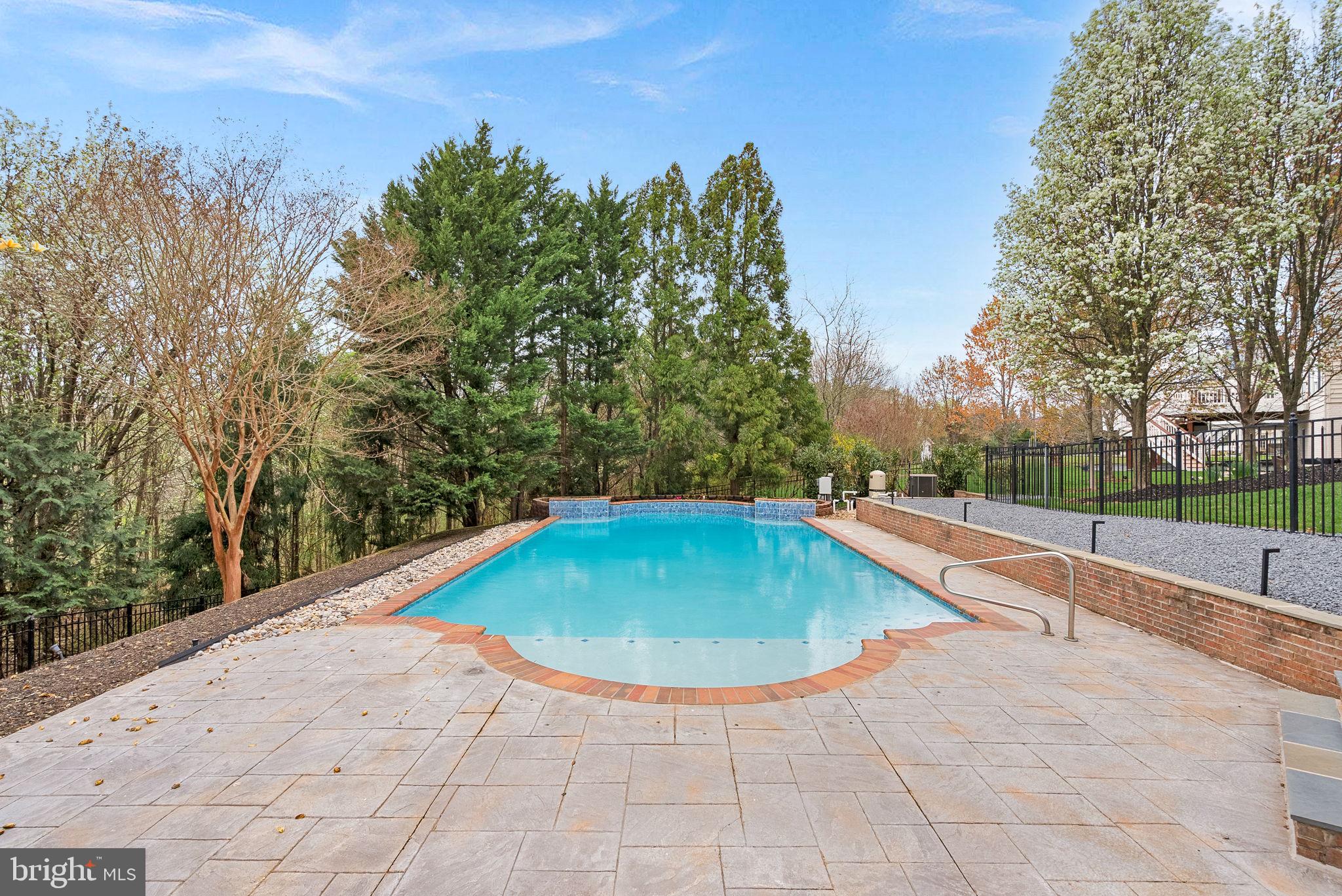 ASHBURN - Residential