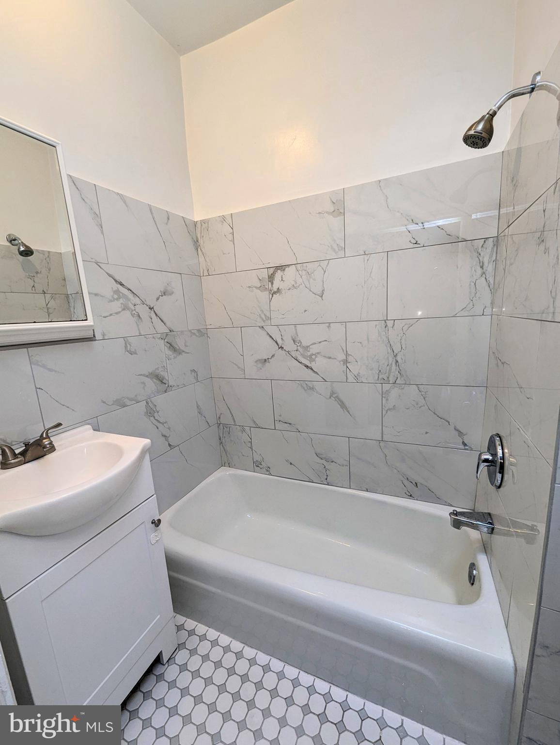 ROXBOROUGH - Residential Lease