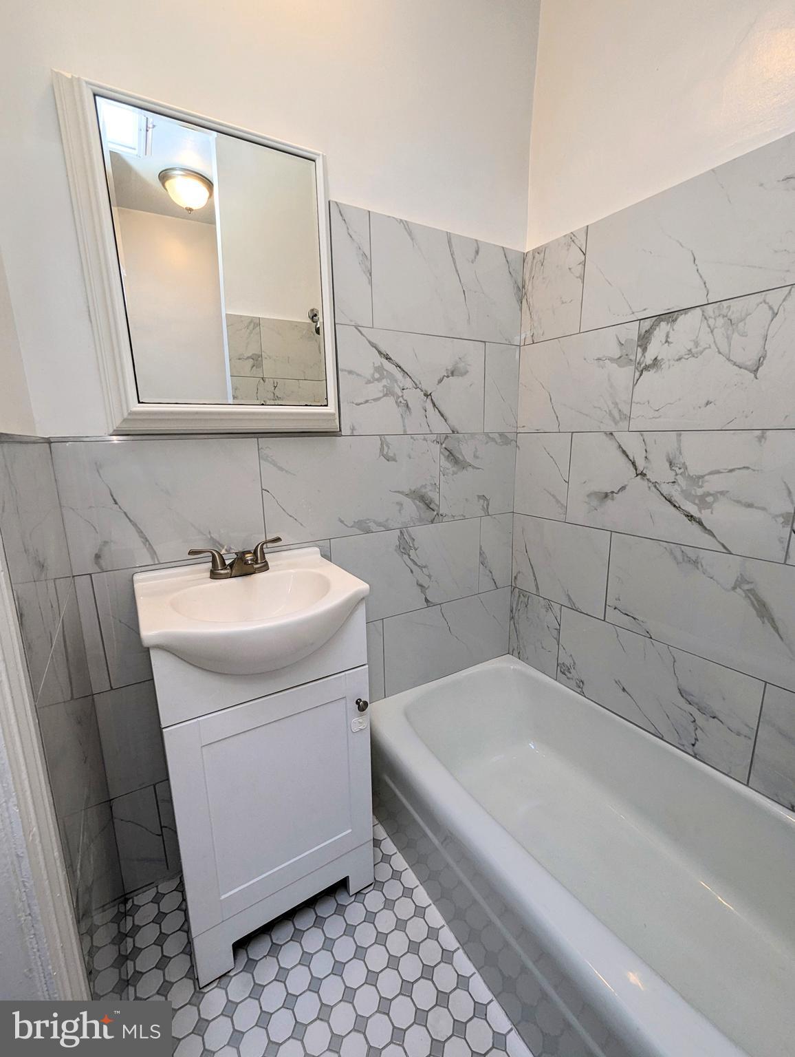 ROXBOROUGH - Residential Lease