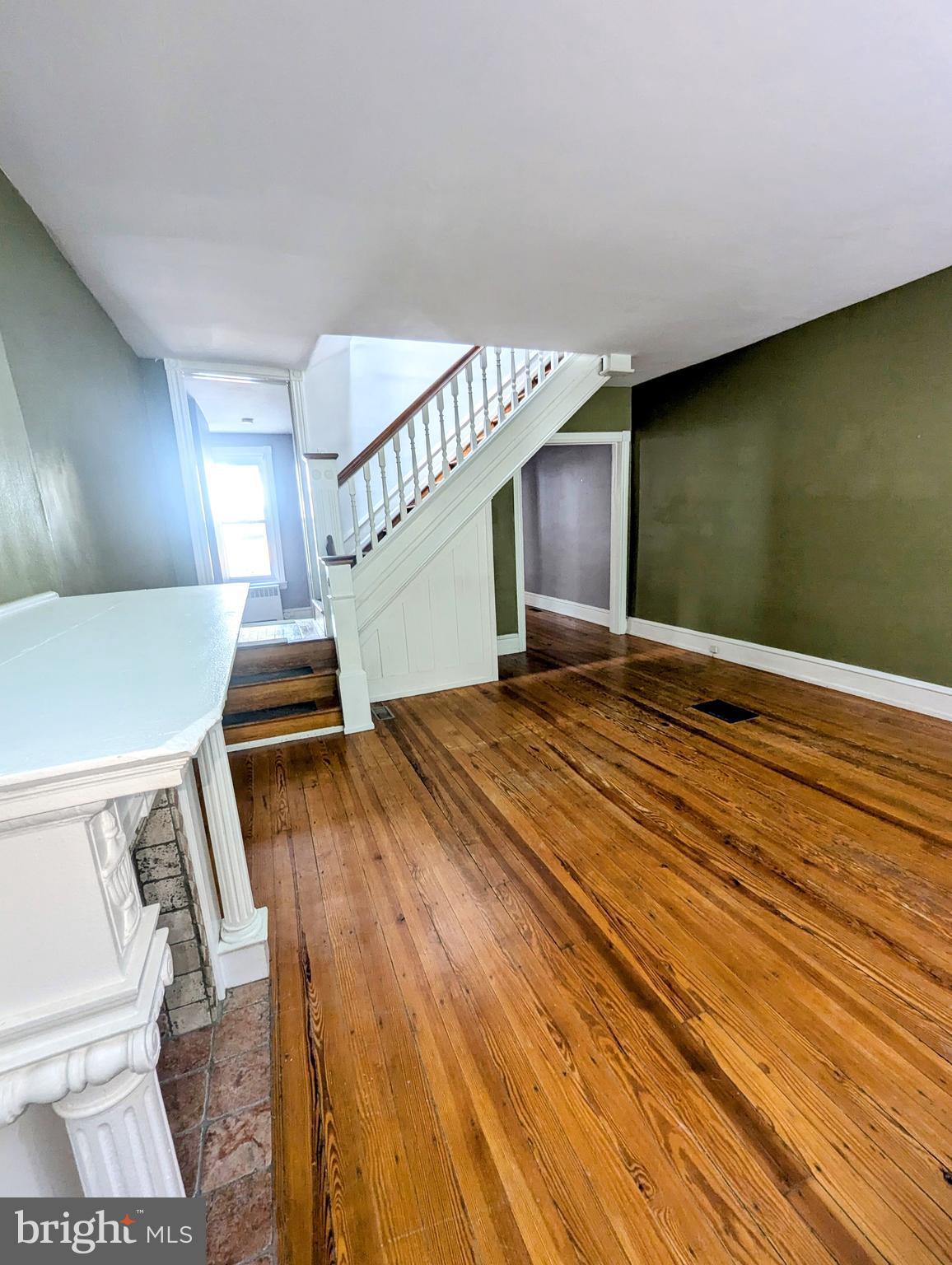 ROXBOROUGH - Residential Lease