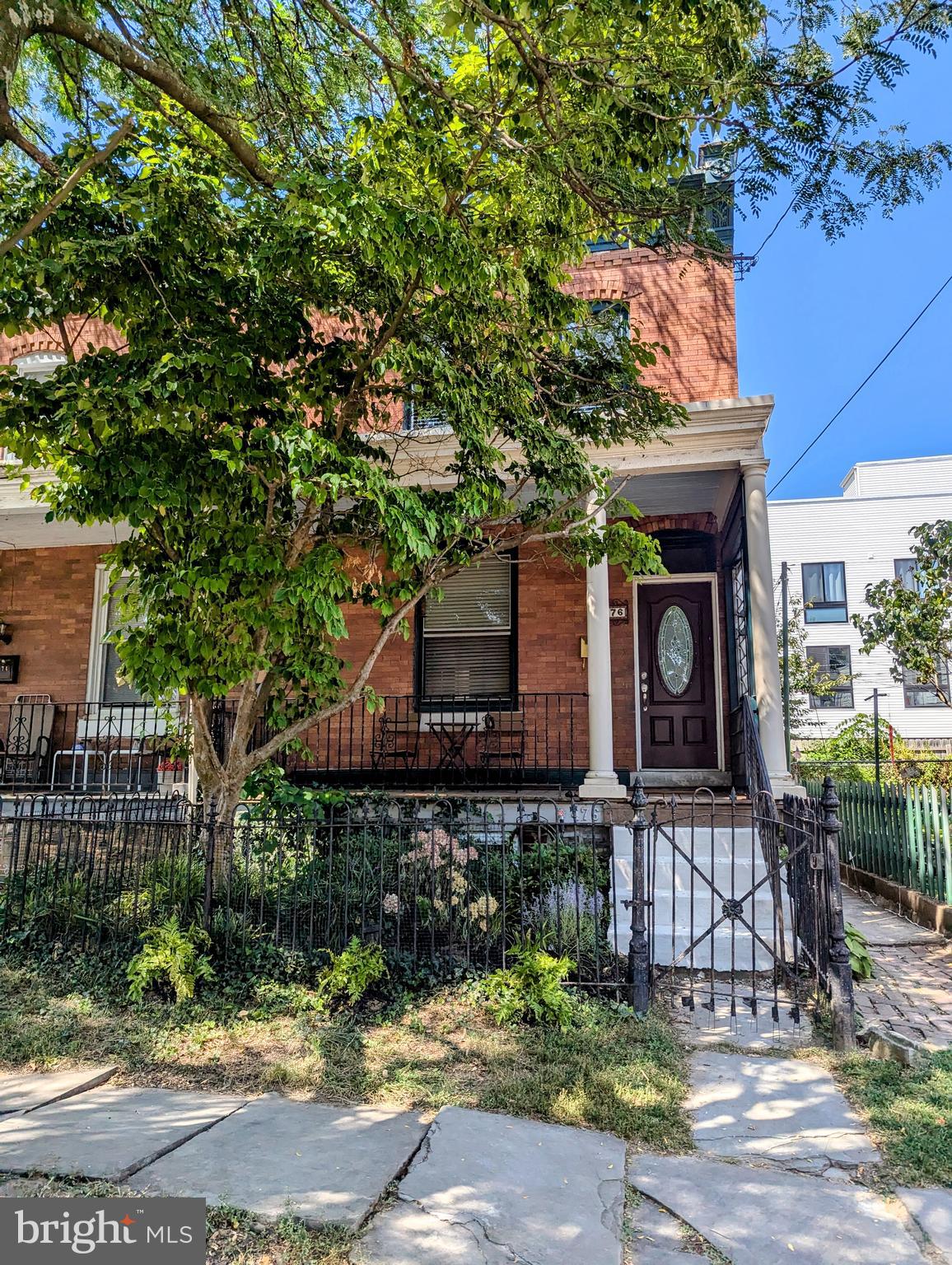 ROXBOROUGH - Residential Lease