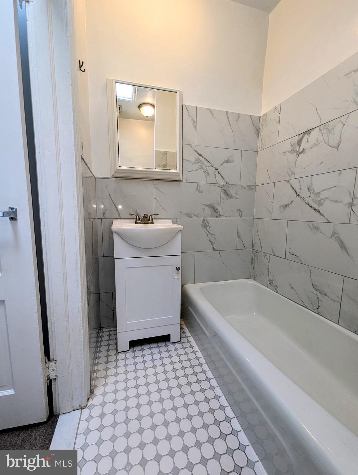 ROXBOROUGH - Residential Lease