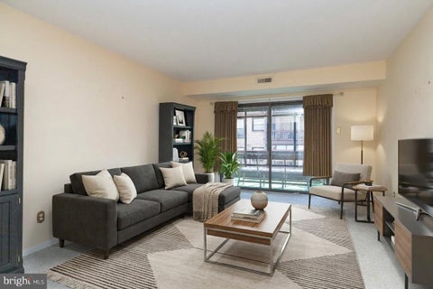 Condo For Sale - 2302 Heather Court #2302<br/> WILMINGTON, DE 19809