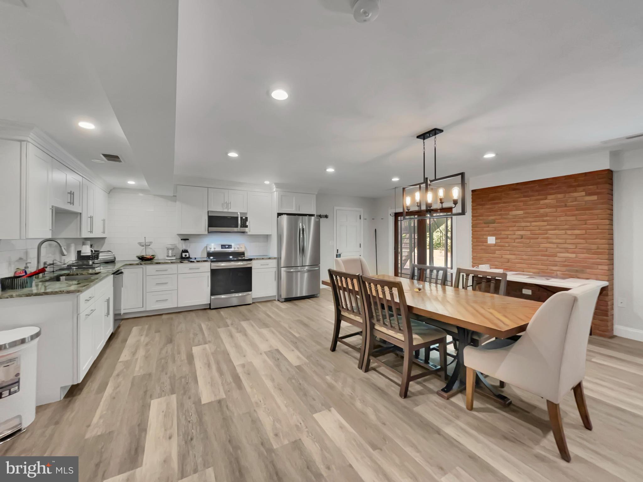 MOHNTON LAWN - Residential