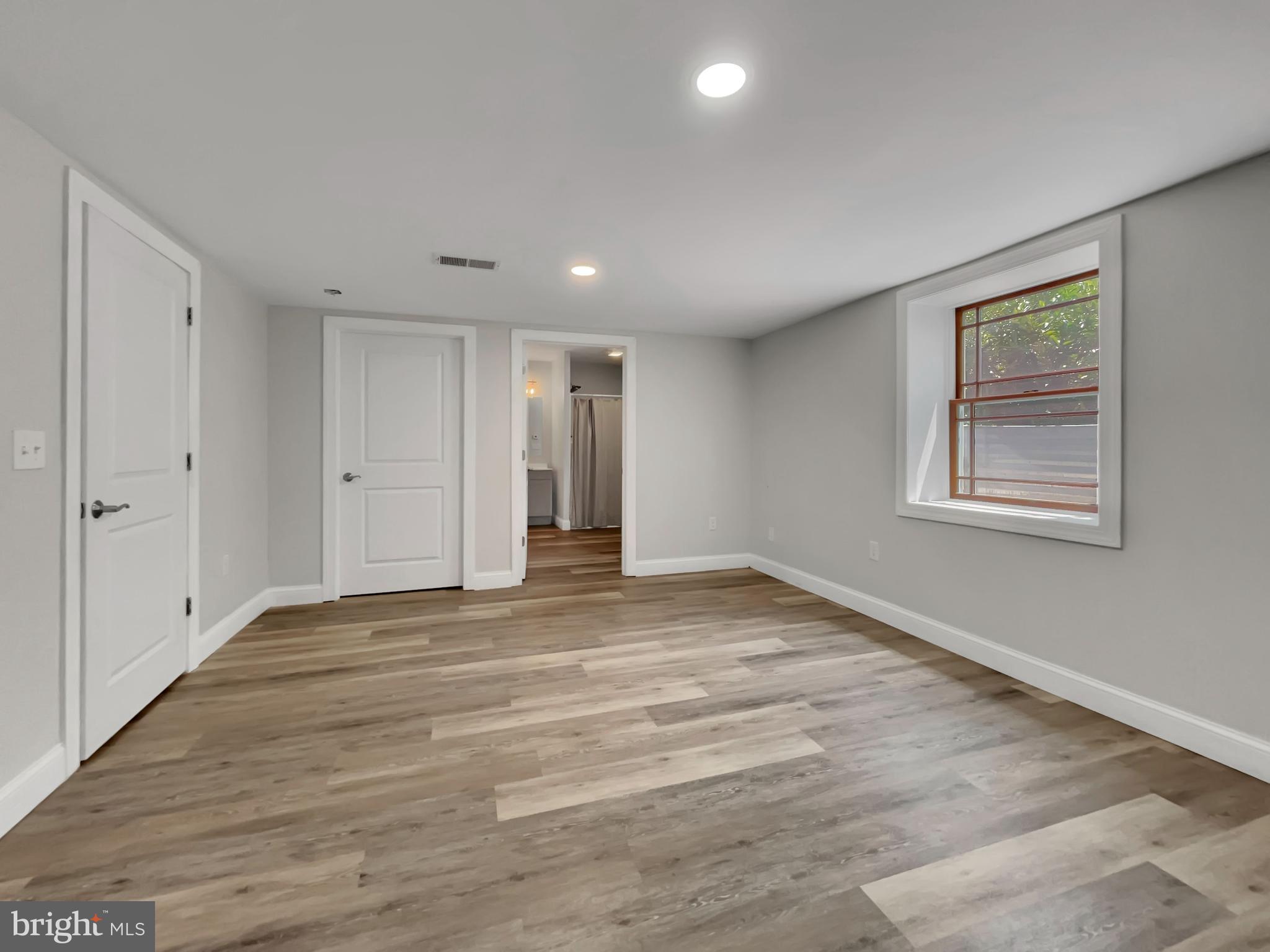 MOHNTON LAWN - Residential