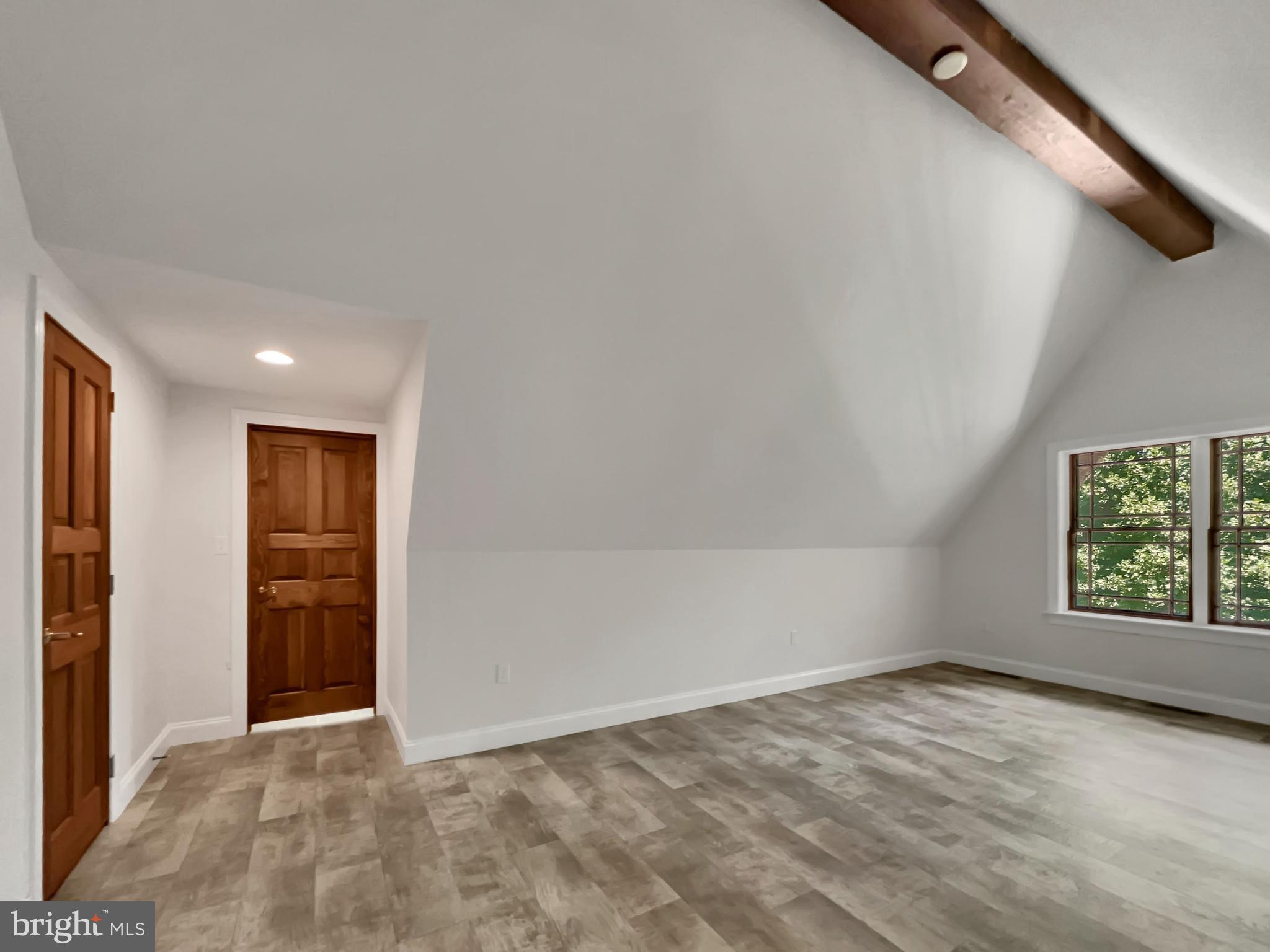 MOHNTON LAWN - Residential