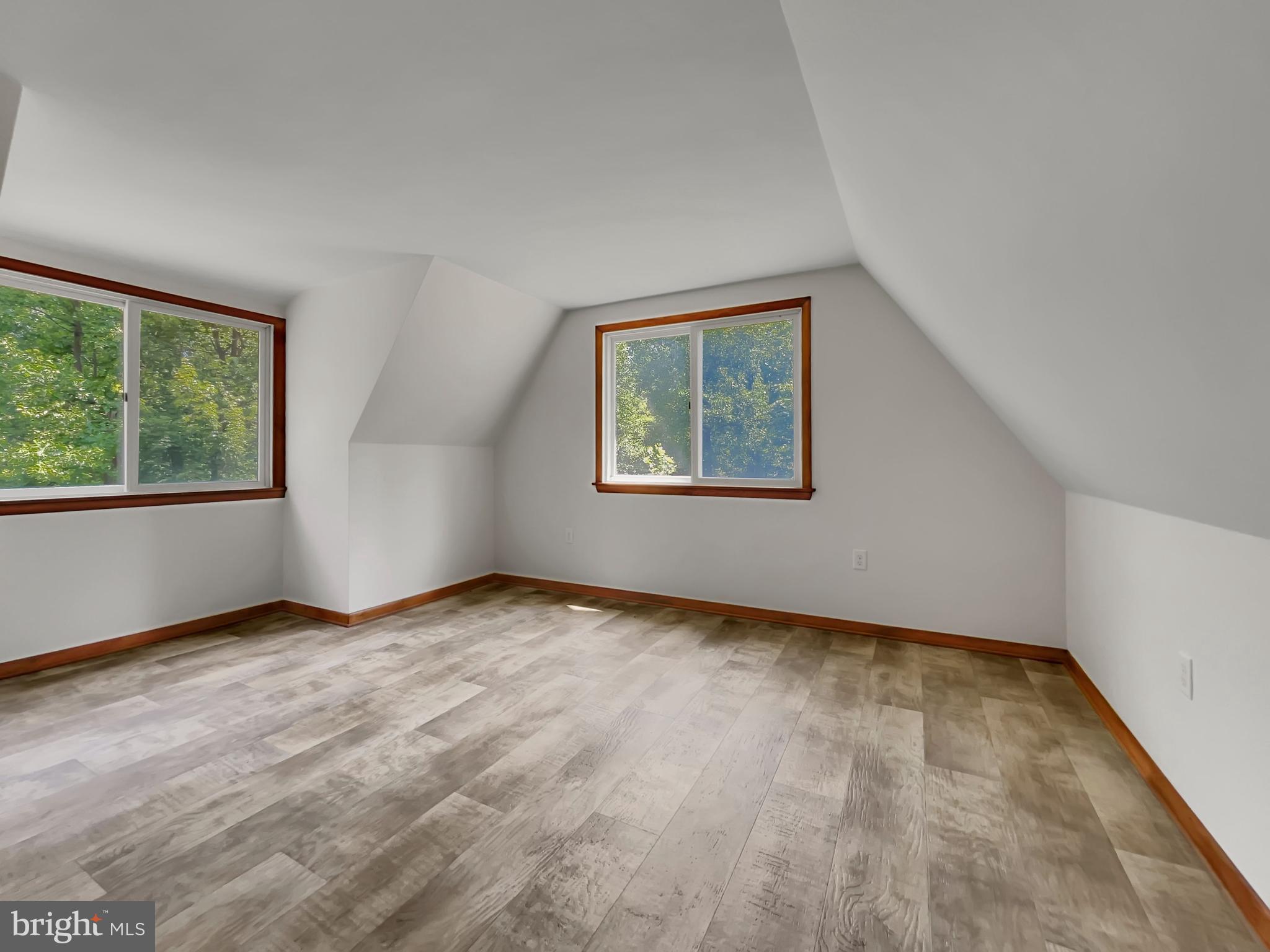 MOHNTON LAWN - Residential