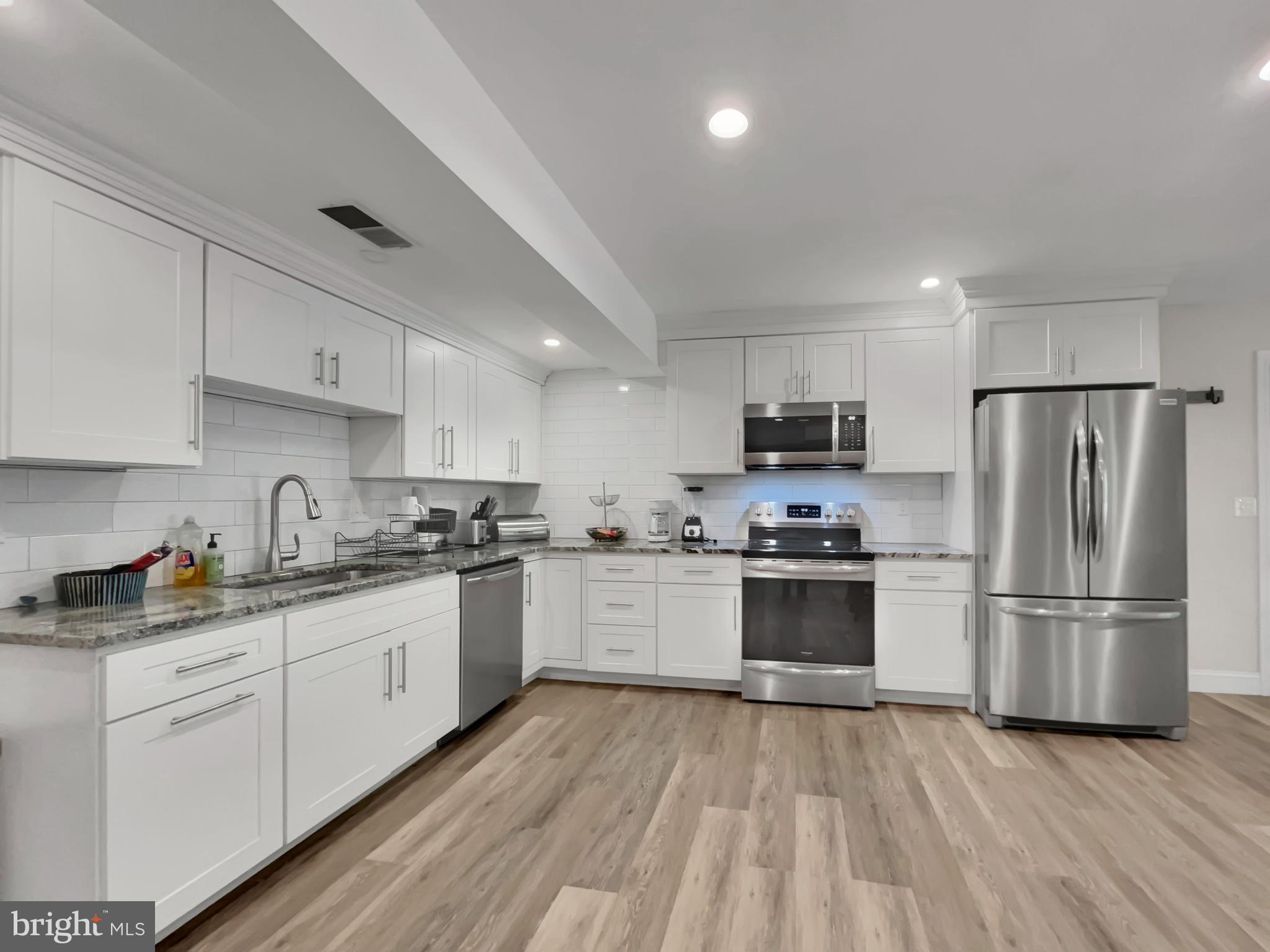 MOHNTON LAWN - Residential