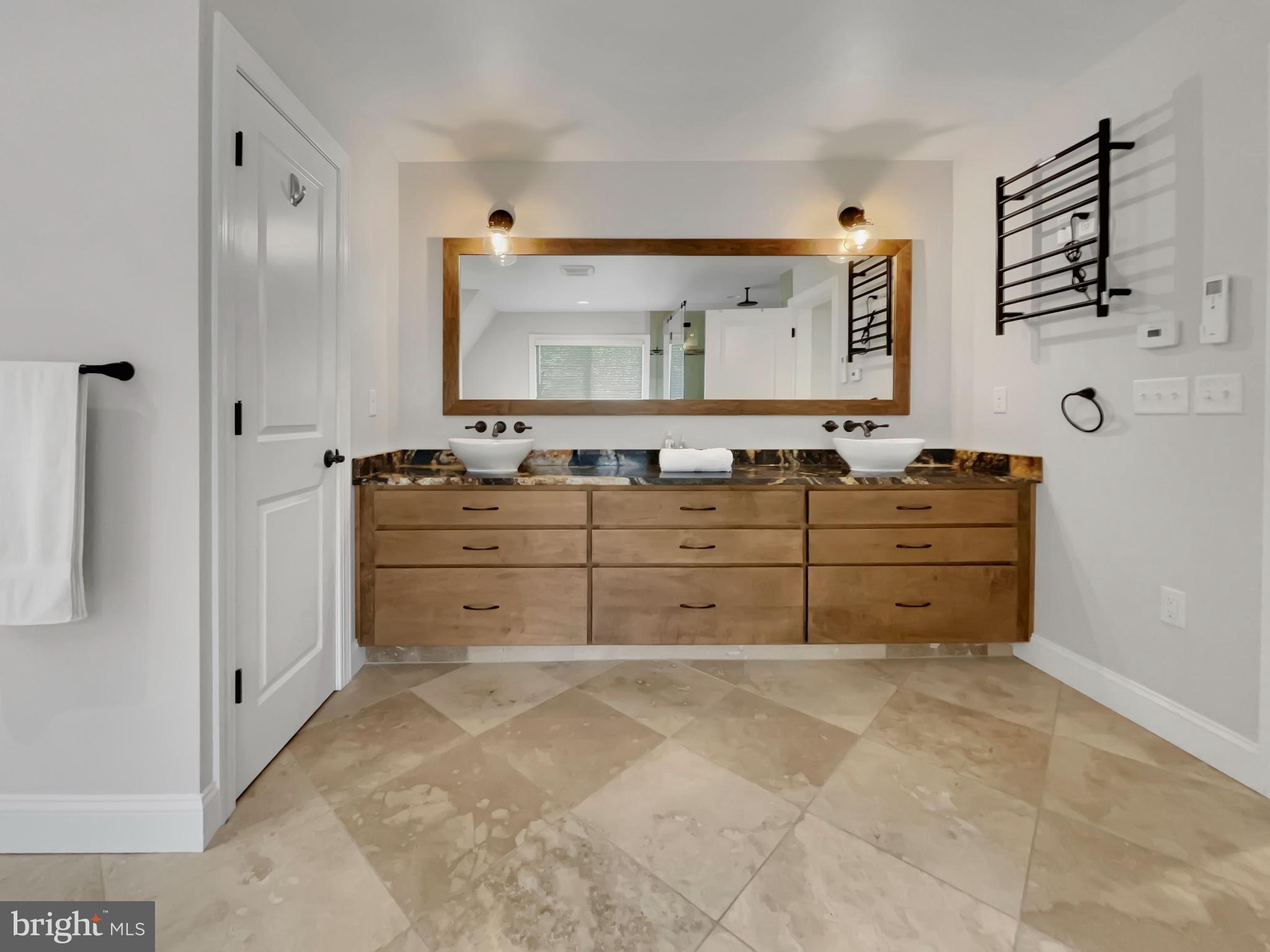 MOHNTON LAWN - Residential