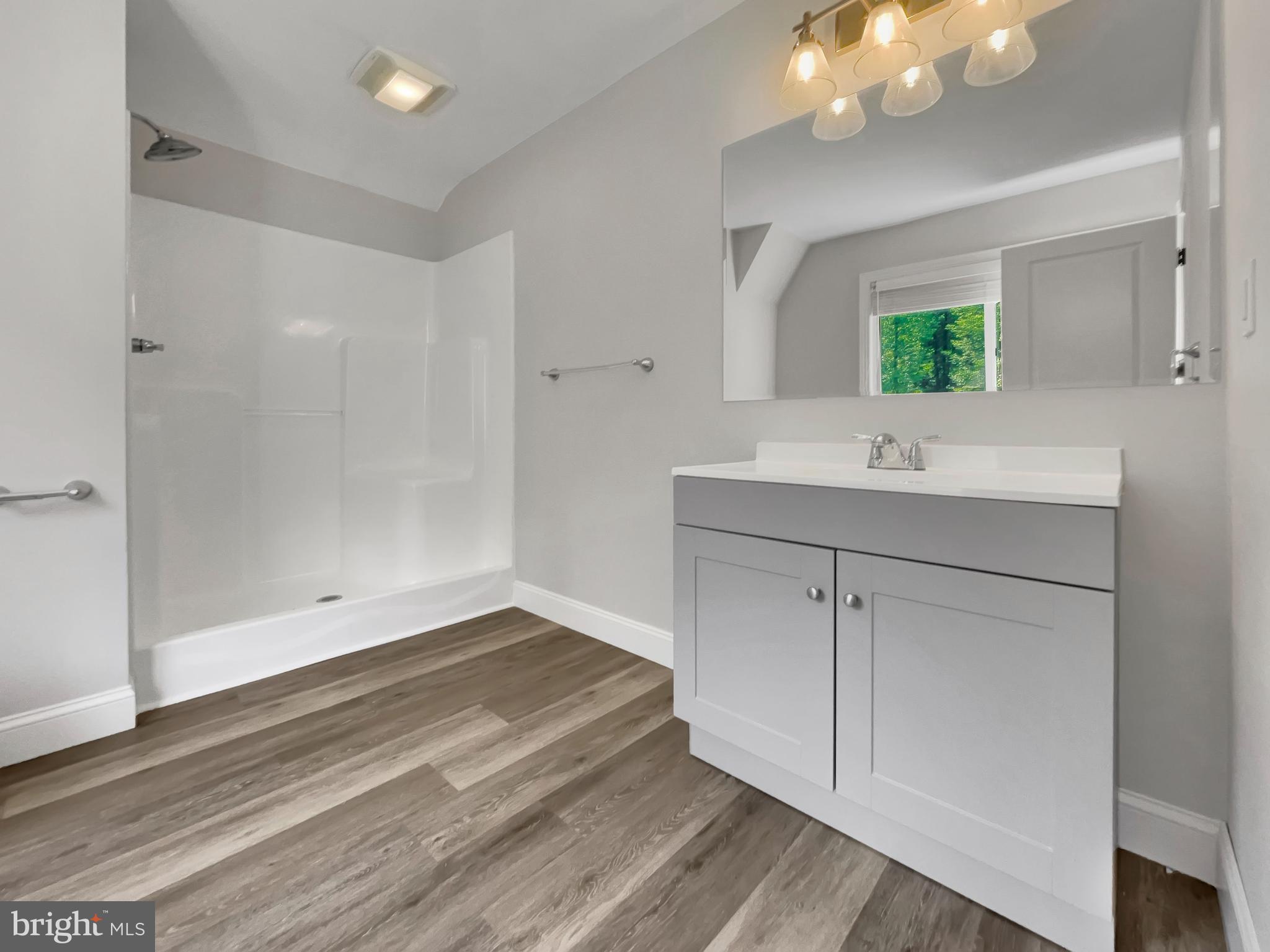 MOHNTON LAWN - Residential