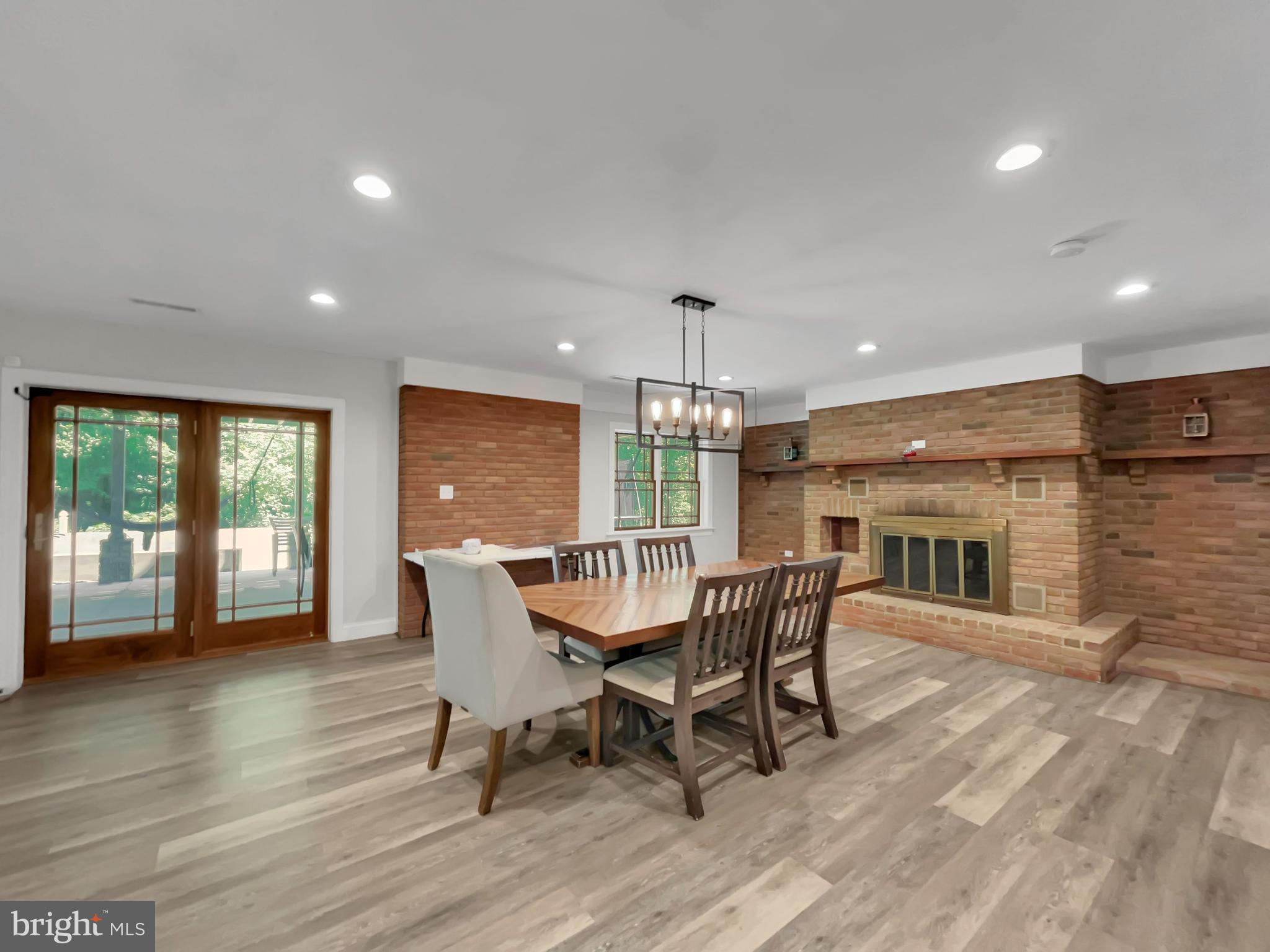 MOHNTON LAWN - Residential