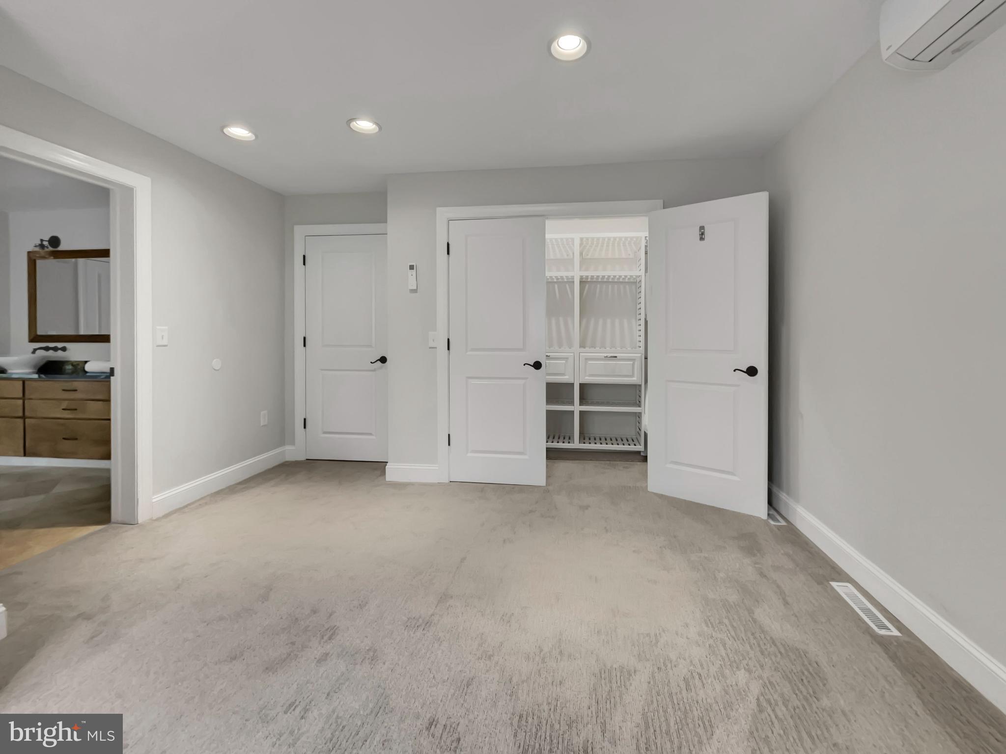 MOHNTON LAWN - Residential