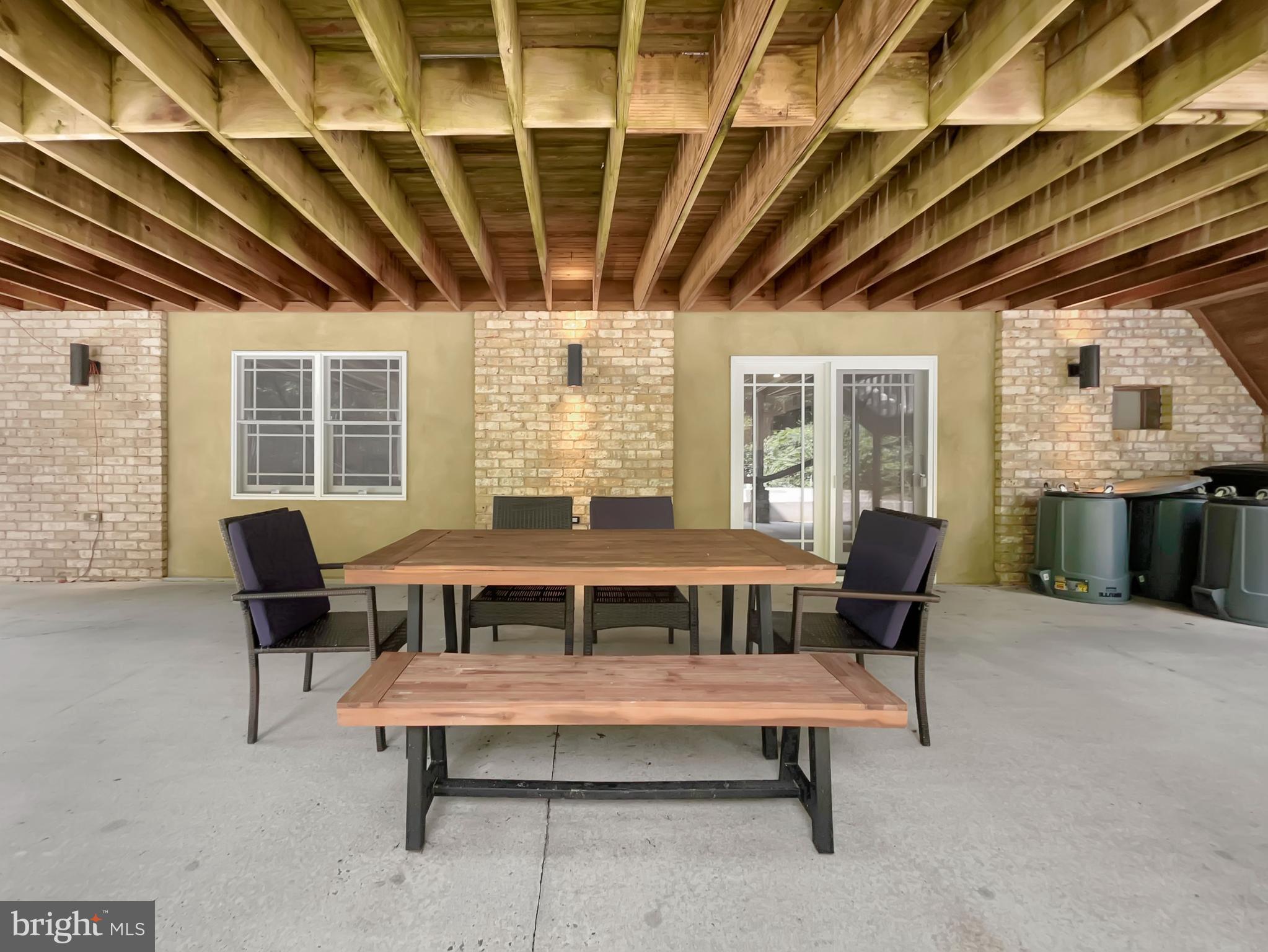 MOHNTON LAWN - Residential