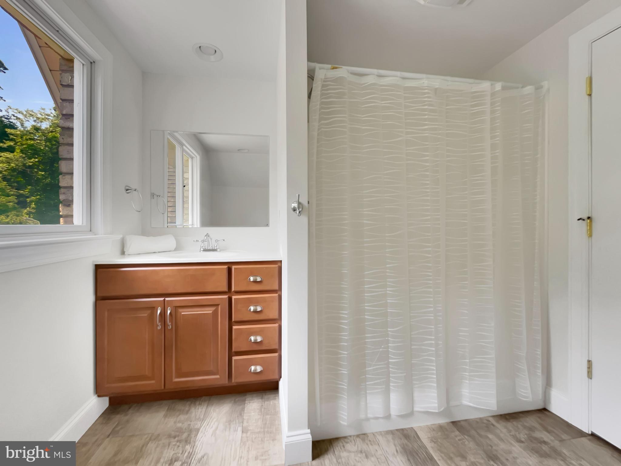 MOHNTON LAWN - Residential