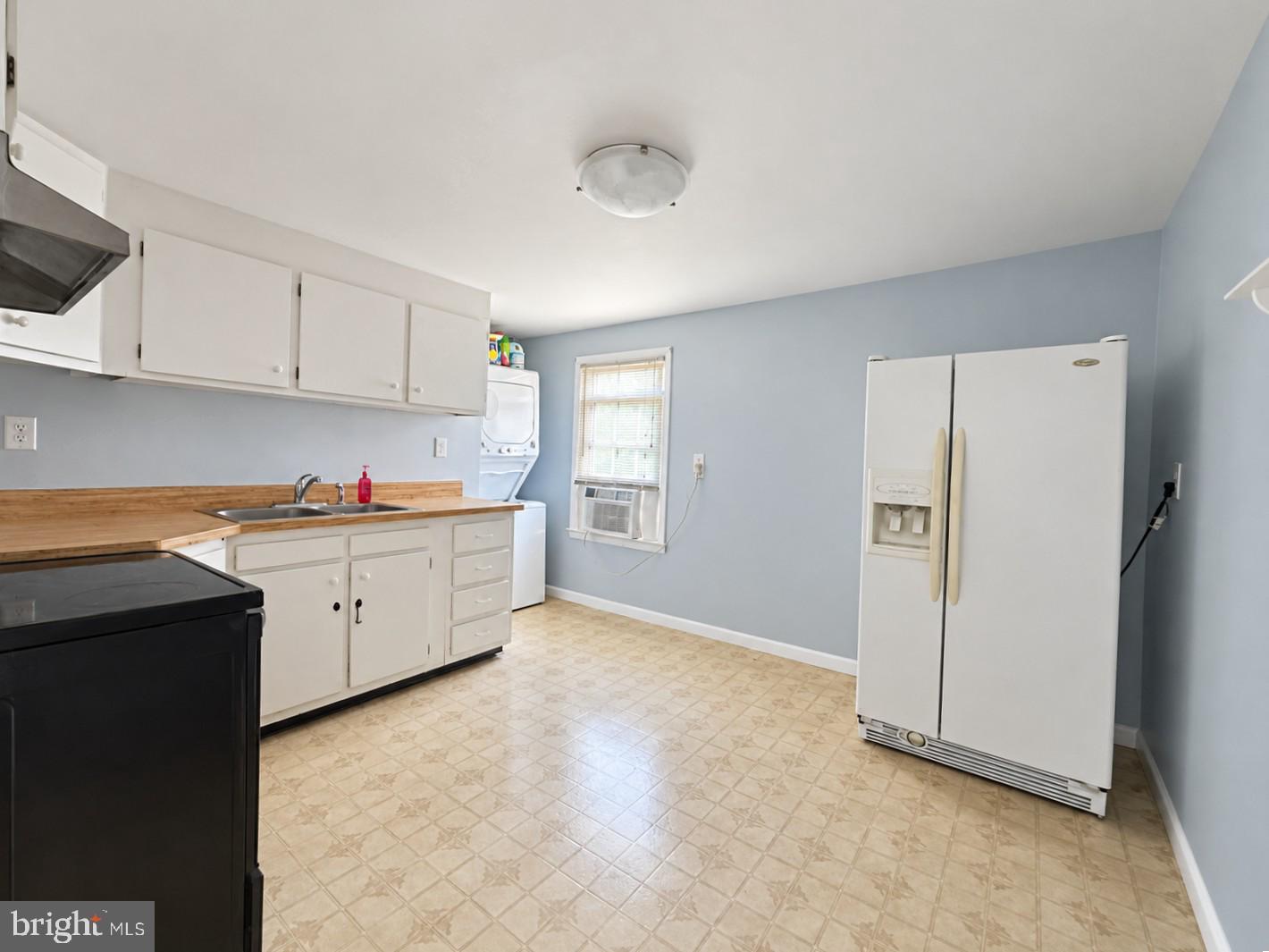 109 CAROLINE AVENUE APT B