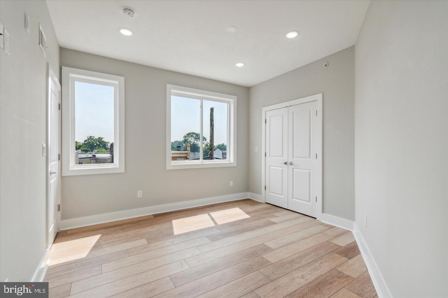 STRAWBERRY MANSION - Residential Lease