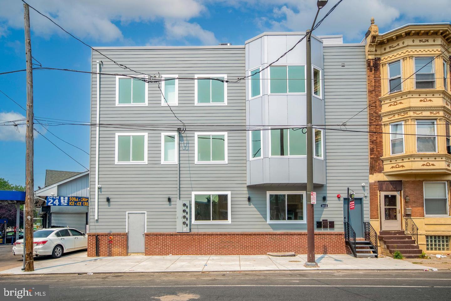 STRAWBERRY MANSION - Residential Lease