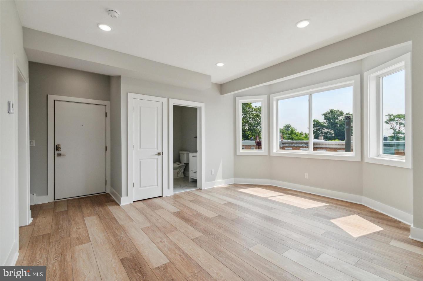 STRAWBERRY MANSION - Residential Lease