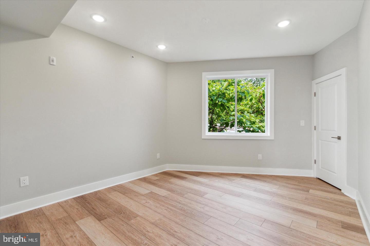 STRAWBERRY MANSION - Residential Lease