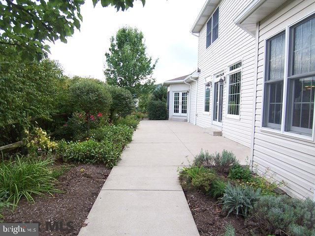 HUNTRIDGE MANOR - Residential