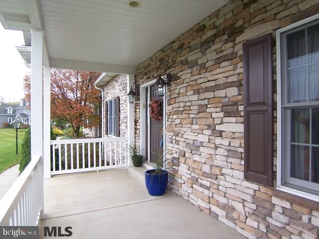 HUNTRIDGE MANOR - Residential