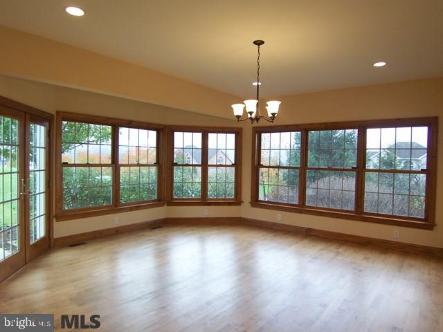 HUNTRIDGE MANOR - Residential