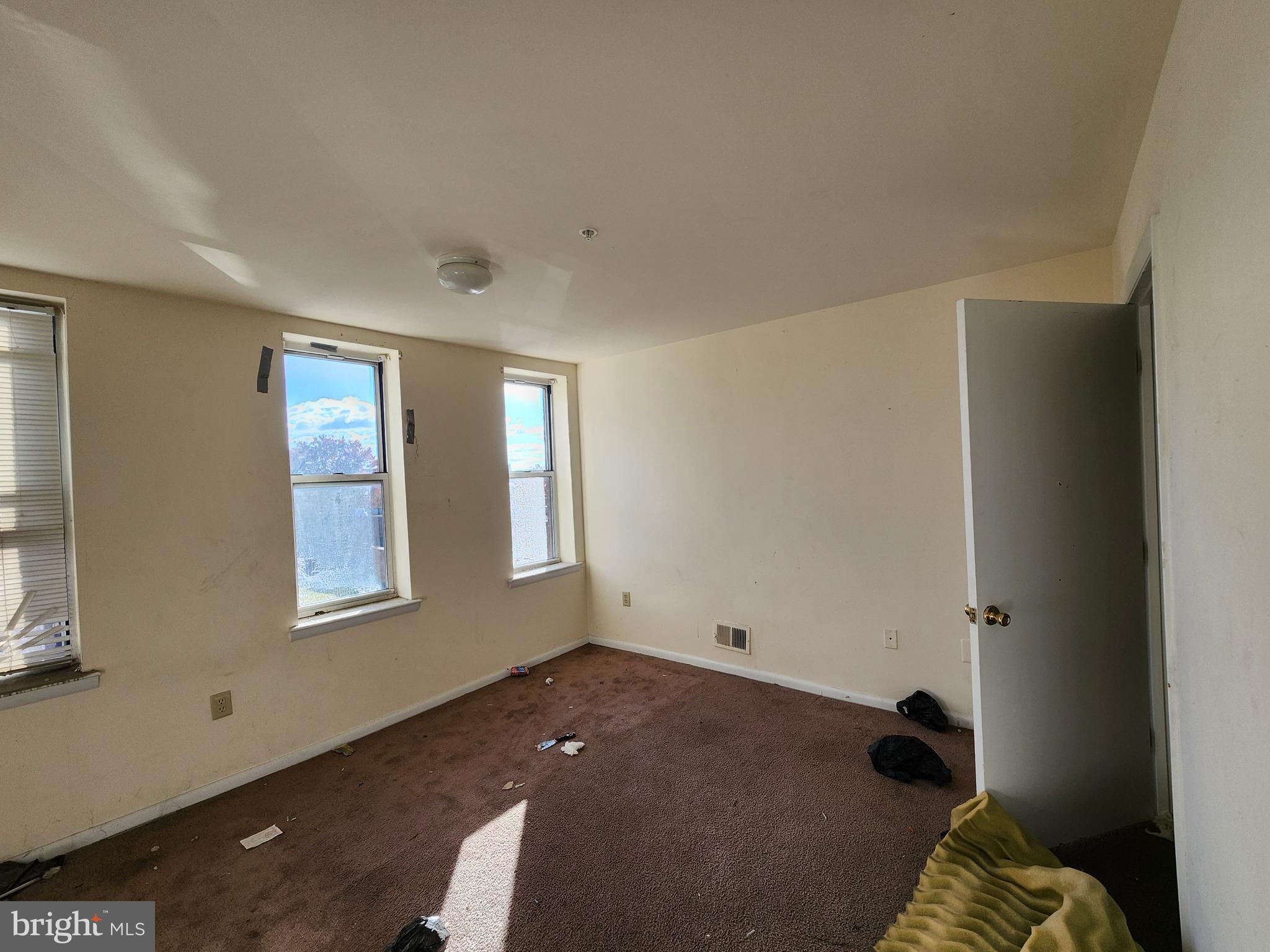 SANDTOWN-WINCHESTER - Residential