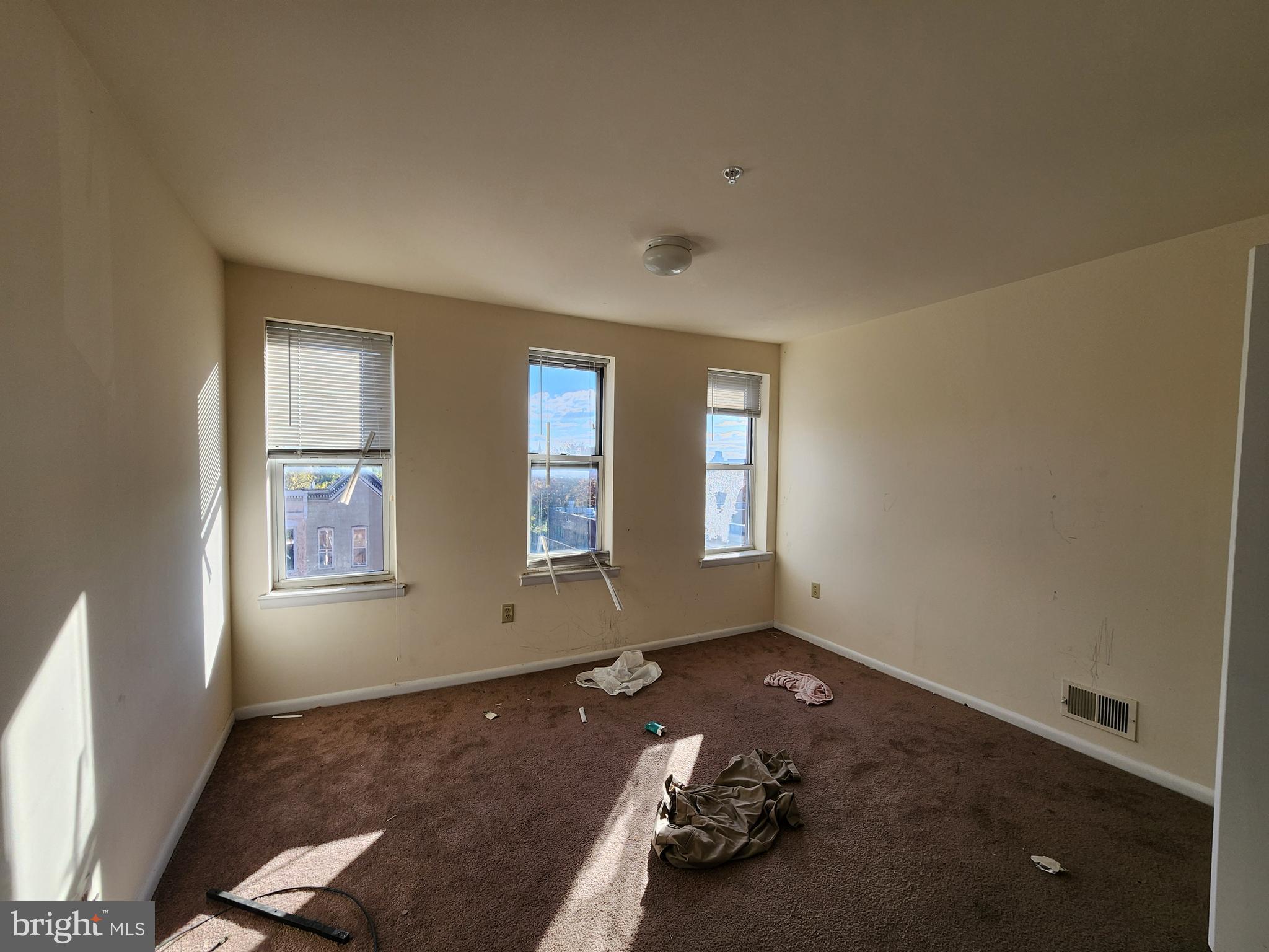 SANDTOWN-WINCHESTER - Residential