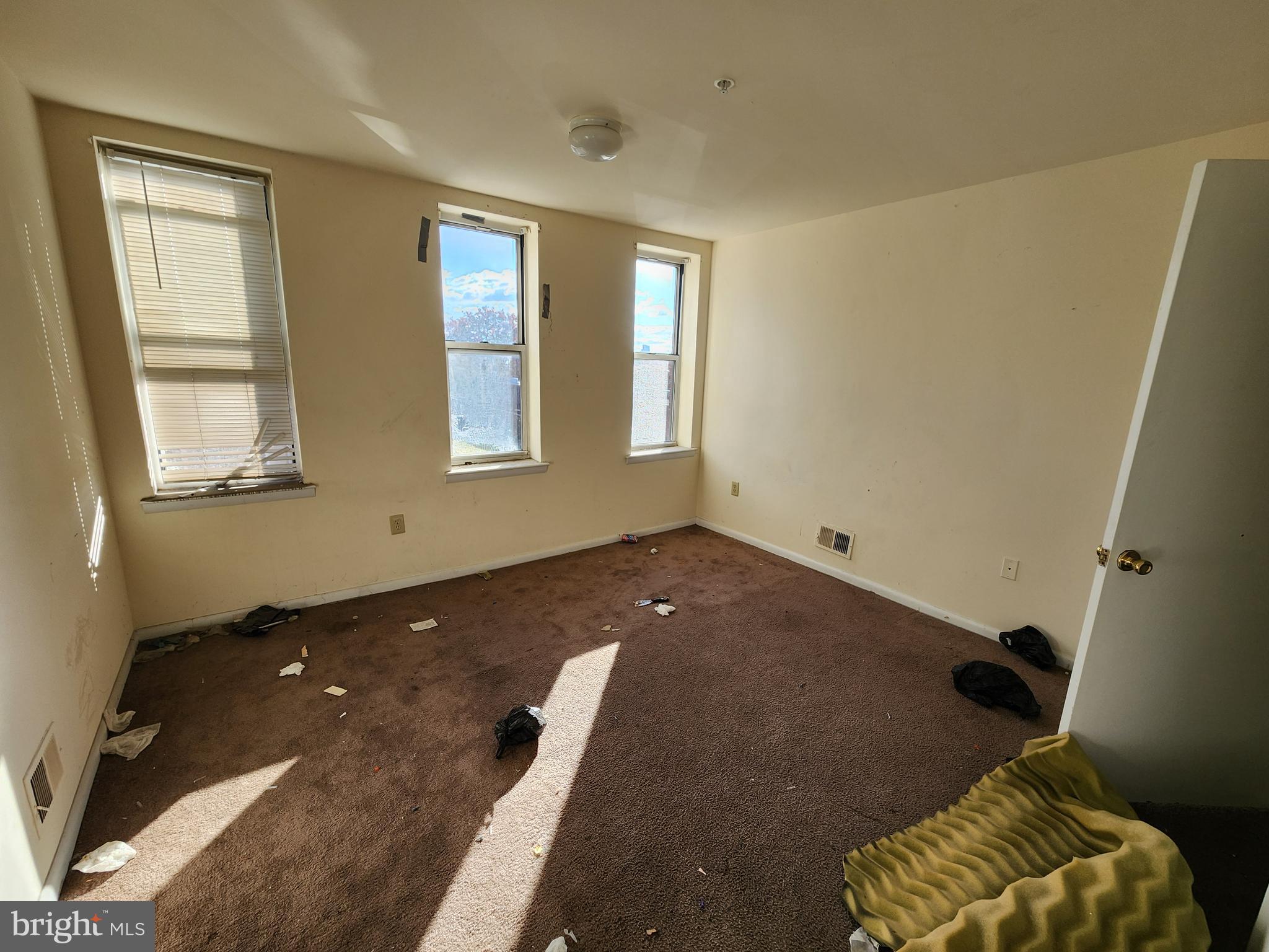 SANDTOWN-WINCHESTER - Residential