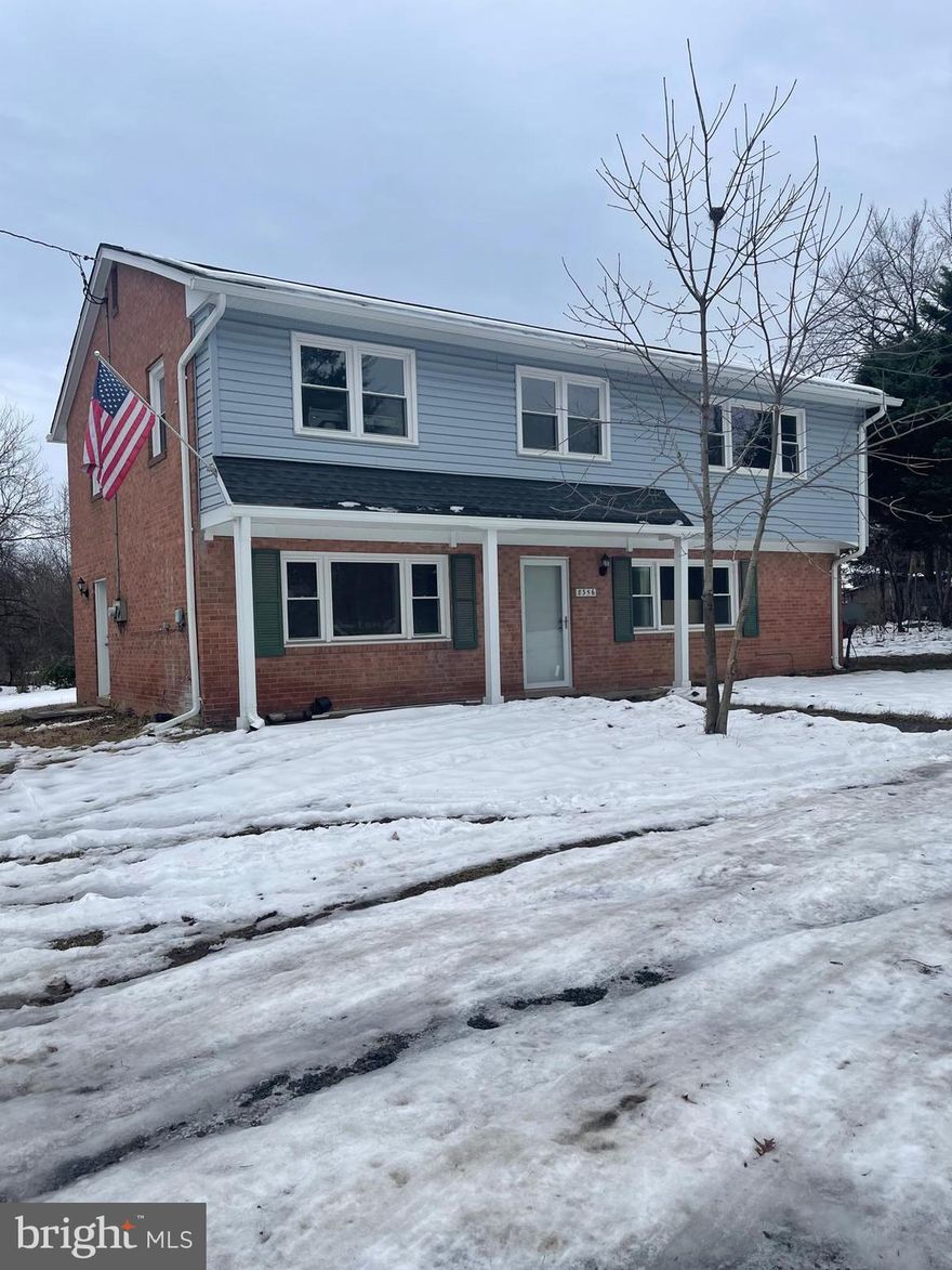 Zoned M1 Approved site plan14785 SQFT building M1 USE PERMIT alarm systems, office data & computer medical/dental lab trade etc school .
What a nice commercial space with a fully renovated 2 story house that can be used for family or workers living.  UPPER LEVEL- offers 3 bedrooms, 1 full bath, renovated Kitchen with stainless steel appliances /Ceramic tiles and Living Room. LOWER LEVEL- offers  good size bedroom, 1 full bath recreation area, walk out level to the huge patio and back yard. 2 Car Garage in as is condition can be used for auto repairs.