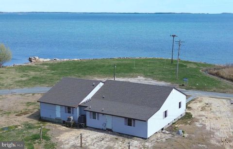 Homes For Sale - 1625 Steamboat Wharf Rd<br/> FISHING CREEK, MD 21634