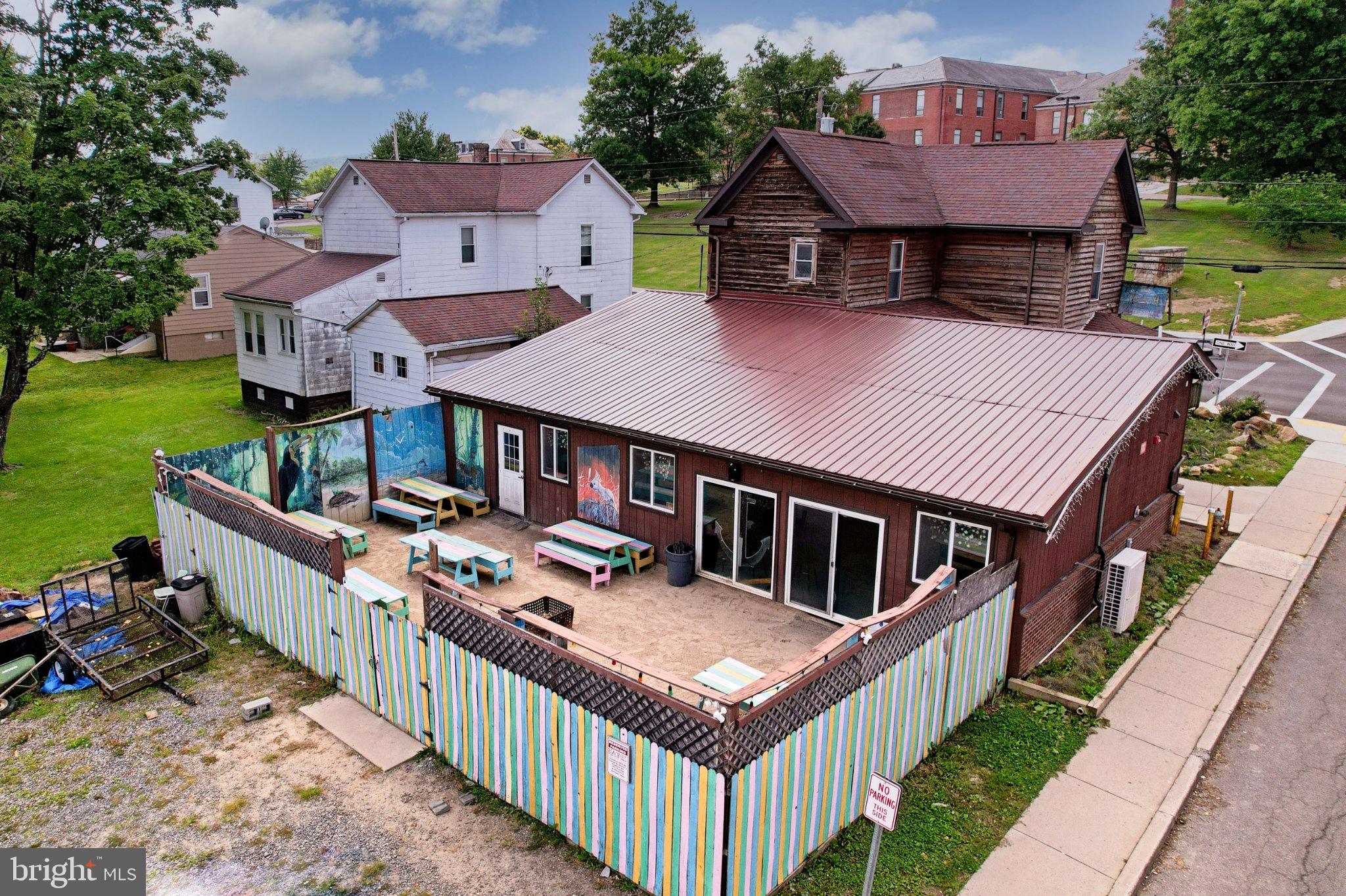 202 CENTER STREET
