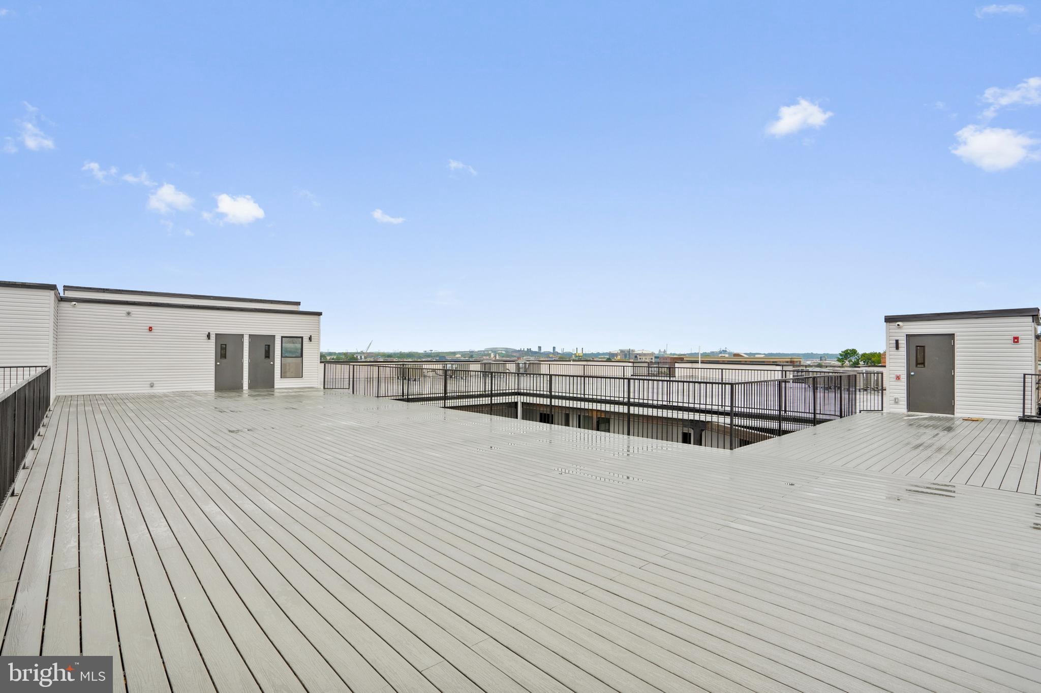 PORT RICHMOND - Residential Lease