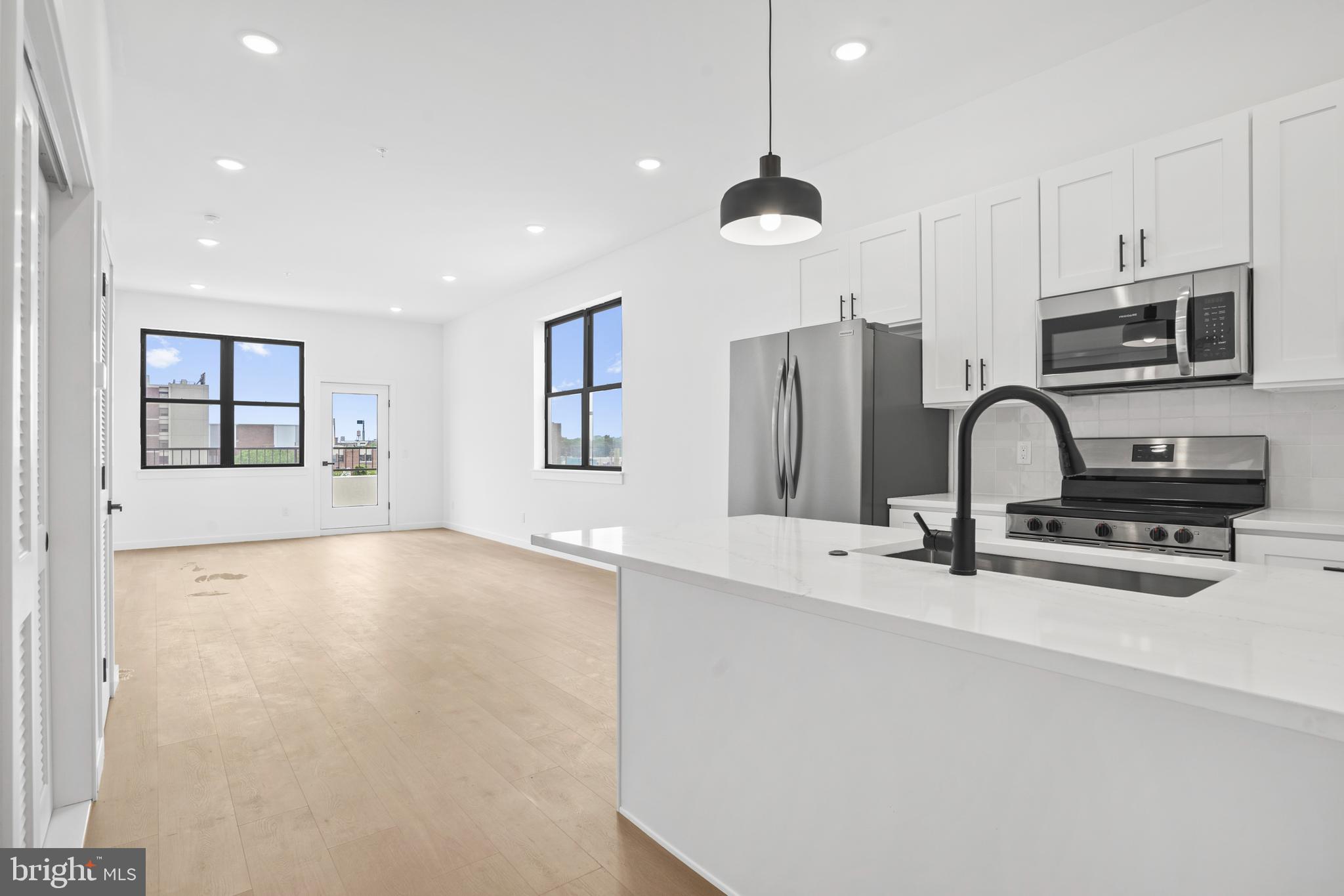 PORT RICHMOND - Residential Lease