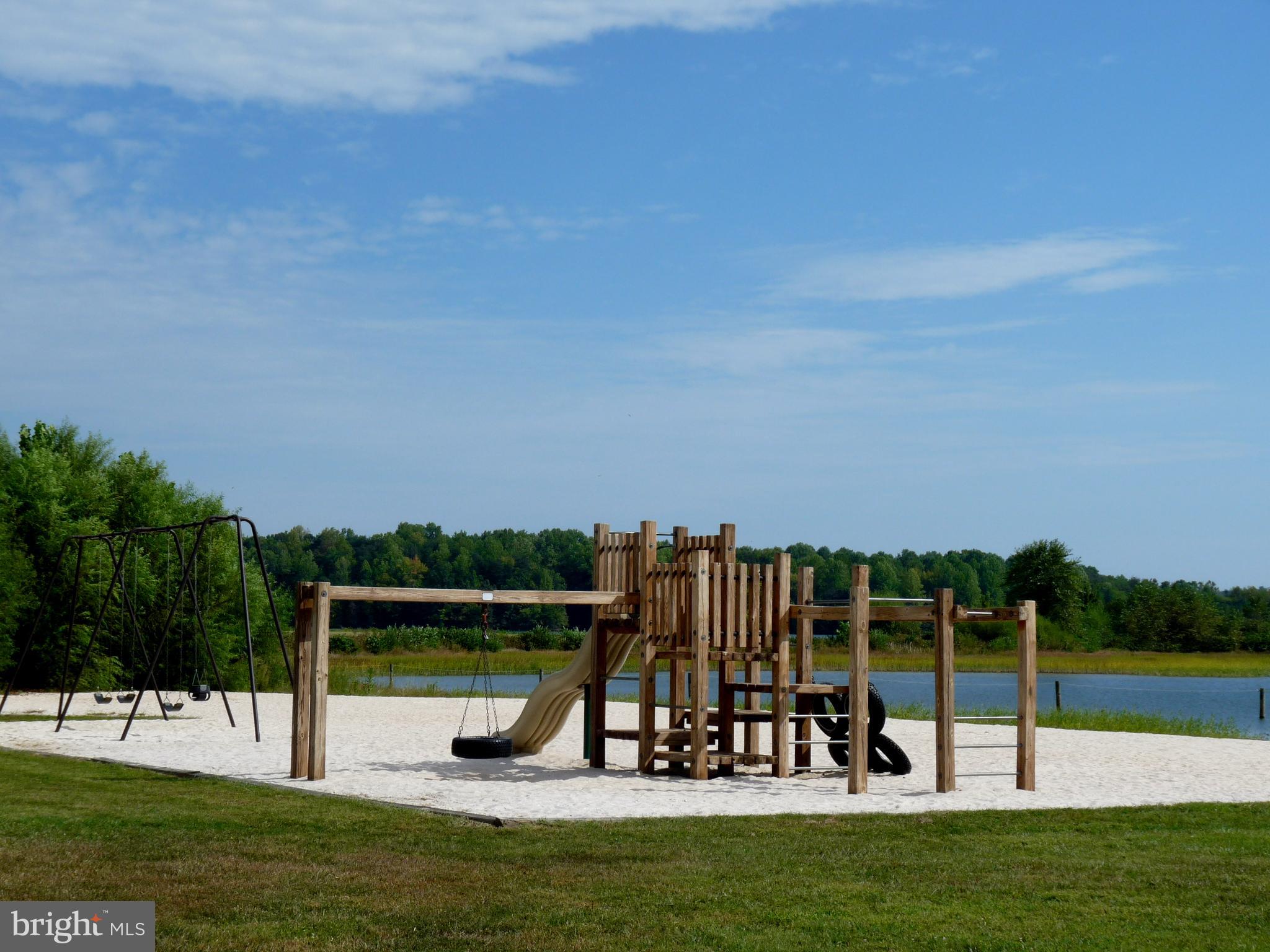 WINDWOOD COVES - Land