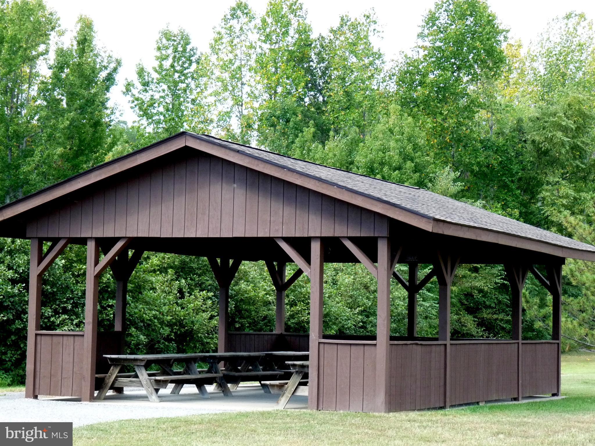 WINDWOOD COVES - Land