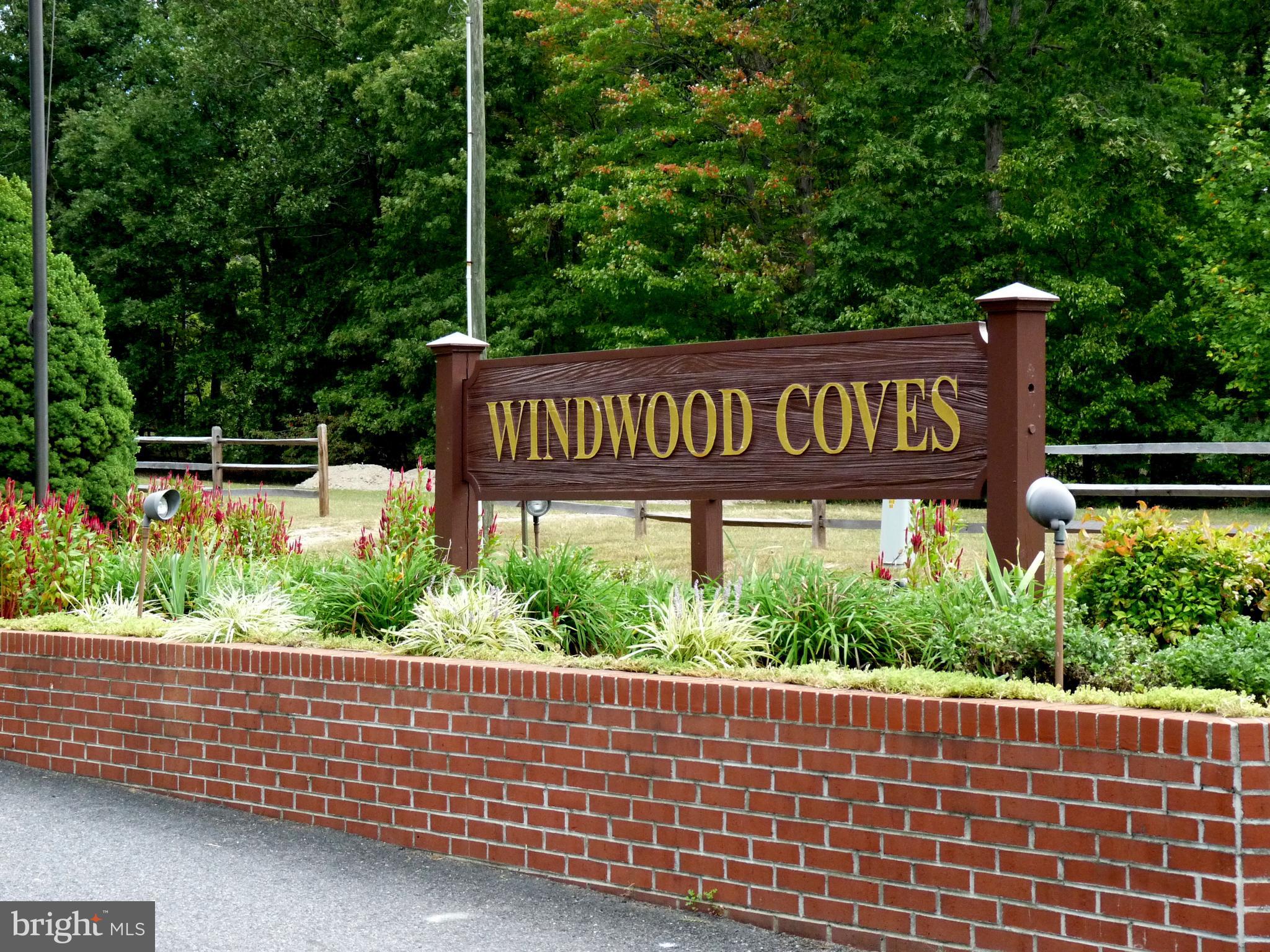 WINDWOOD COVES - Land